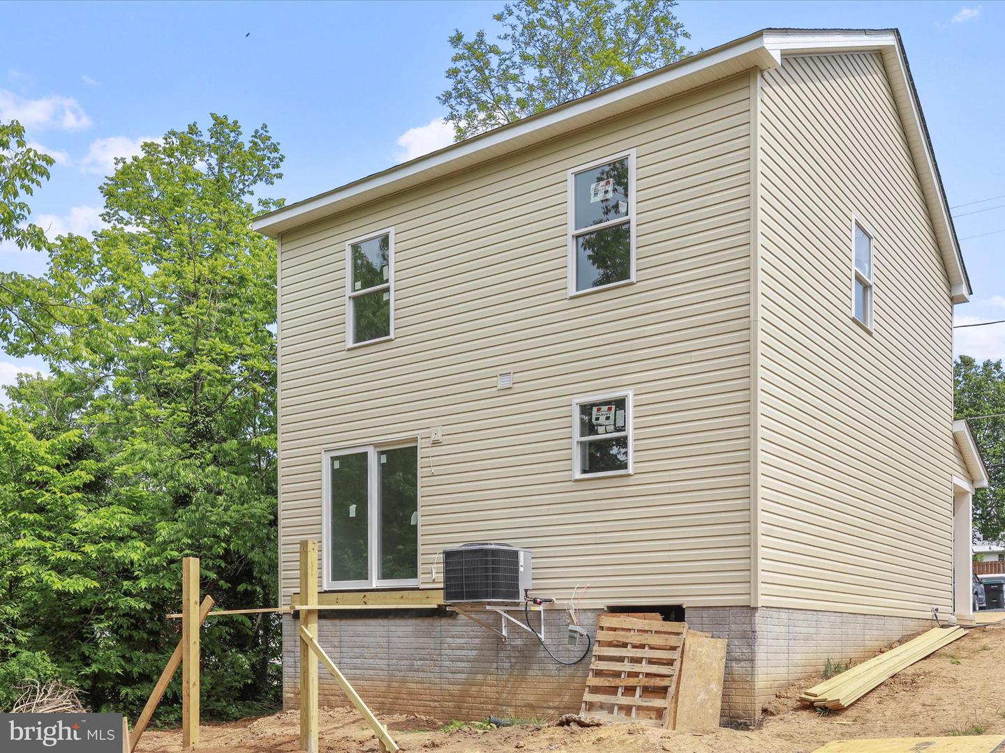 657 ASH ST, STRASBURG, Virginia 22657, 3 Bedrooms Bedrooms, ,2 BathroomsBathrooms,Residential,For sale,657 ASH ST,VASH2009020 MLS # VASH2009020