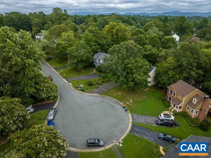 2009 LOCKE LN, CHARLOTTESVILLE, Virginia 22911, 4 Bedrooms Bedrooms, ,2 BathroomsBathrooms,Residential,For sale,2009 LOCKE LN,653806 MLS # 653806