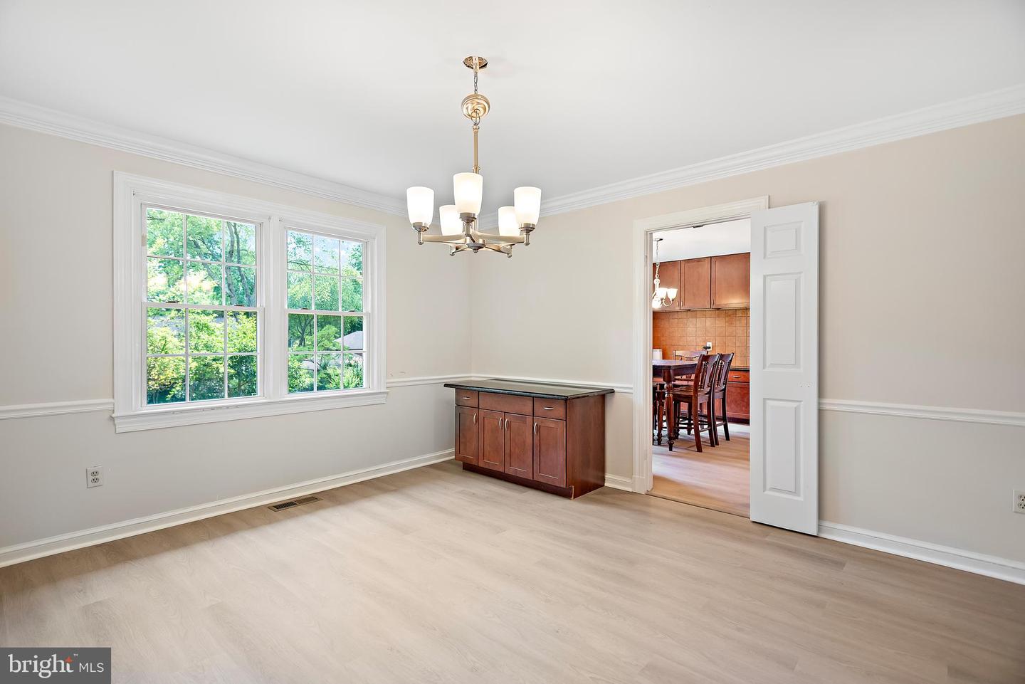 3903 FRANCONIA RD, ALEXANDRIA, Virginia 22310, 6 Bedrooms Bedrooms, ,3 BathroomsBathrooms,Residential,For sale,3903 FRANCONIA RD,VAFX2194718 MLS # VAFX2194718