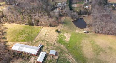 5395 COURTNEYS CORNER RD, SUMERDUCK, Virginia 22742, ,Farm,For sale,5395 COURTNEYS CORNER RD,VAFQ2013472 MLS # VAFQ2013472