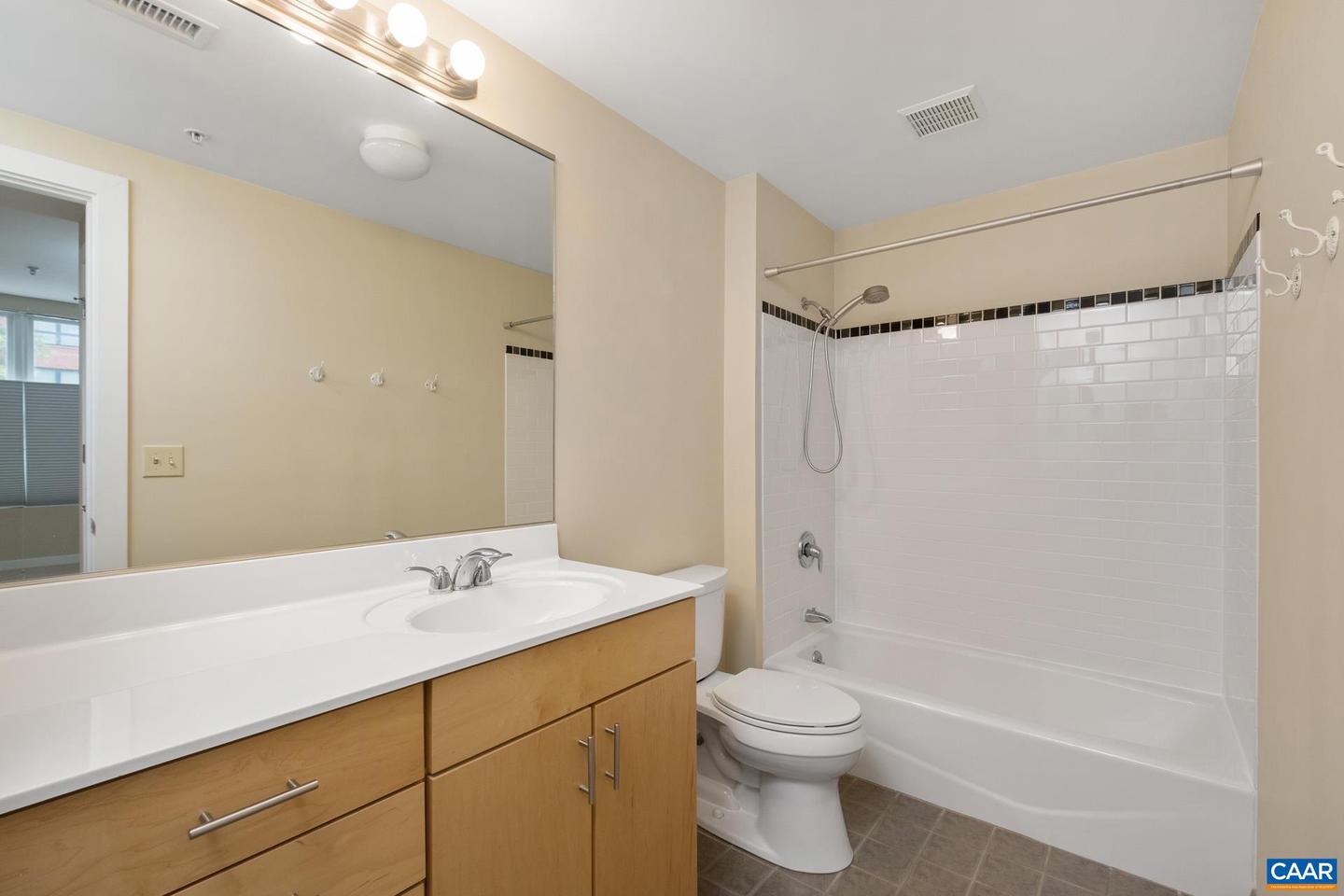 105 MONTICELLO AVE #301, CHARLOTTESVILLE, Virginia 22902, 1 Bedroom Bedrooms, ,1 BathroomBathrooms,Residential,For sale,105 MONTICELLO AVE #301,655742 MLS # 655742