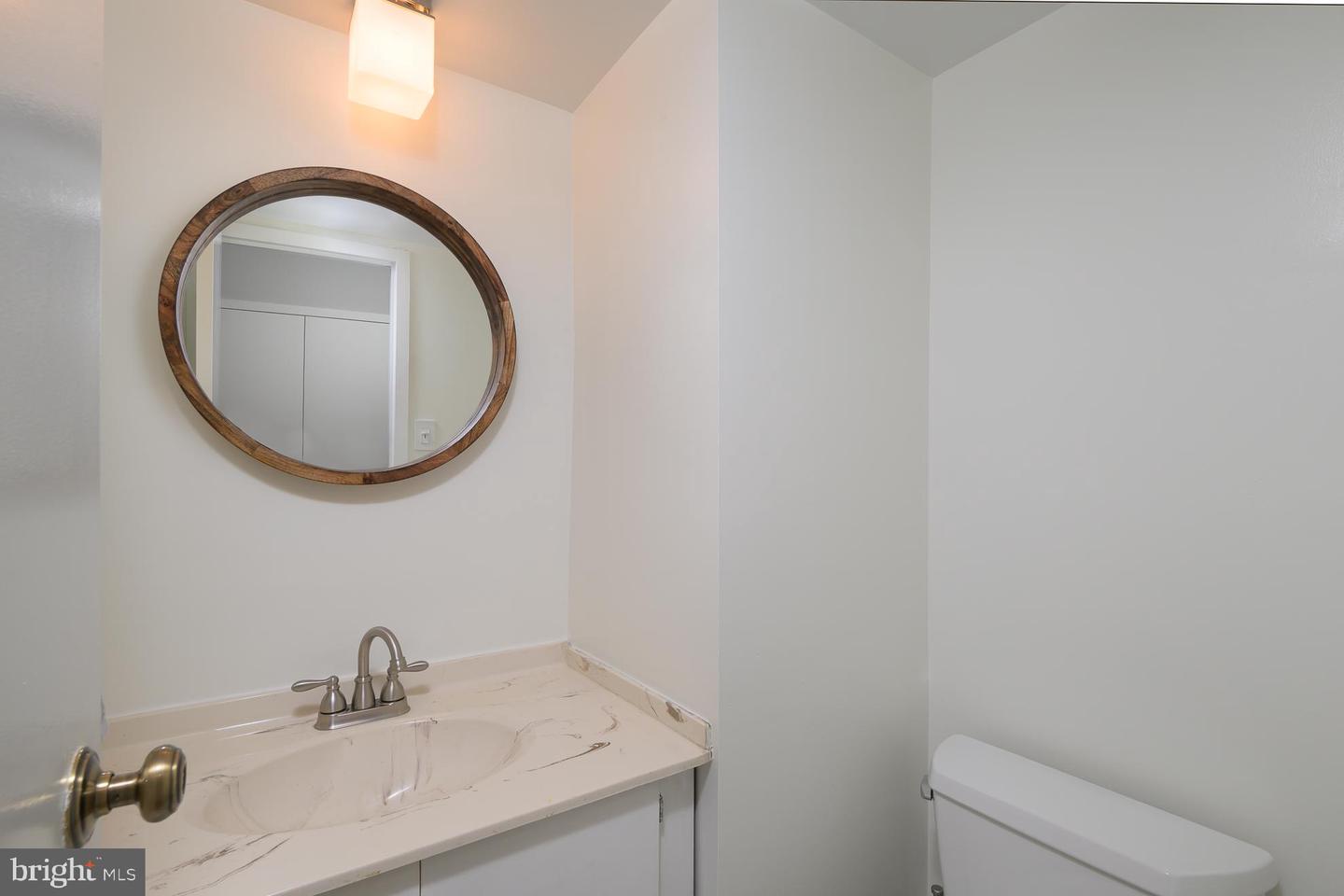 400 MADISON ST #201, ALEXANDRIA, Virginia 22314, 2 Bedrooms Bedrooms, ,2 BathroomsBathrooms,Residential,For sale,400 MADISON ST #201,VAAX2036452 MLS # VAAX2036452