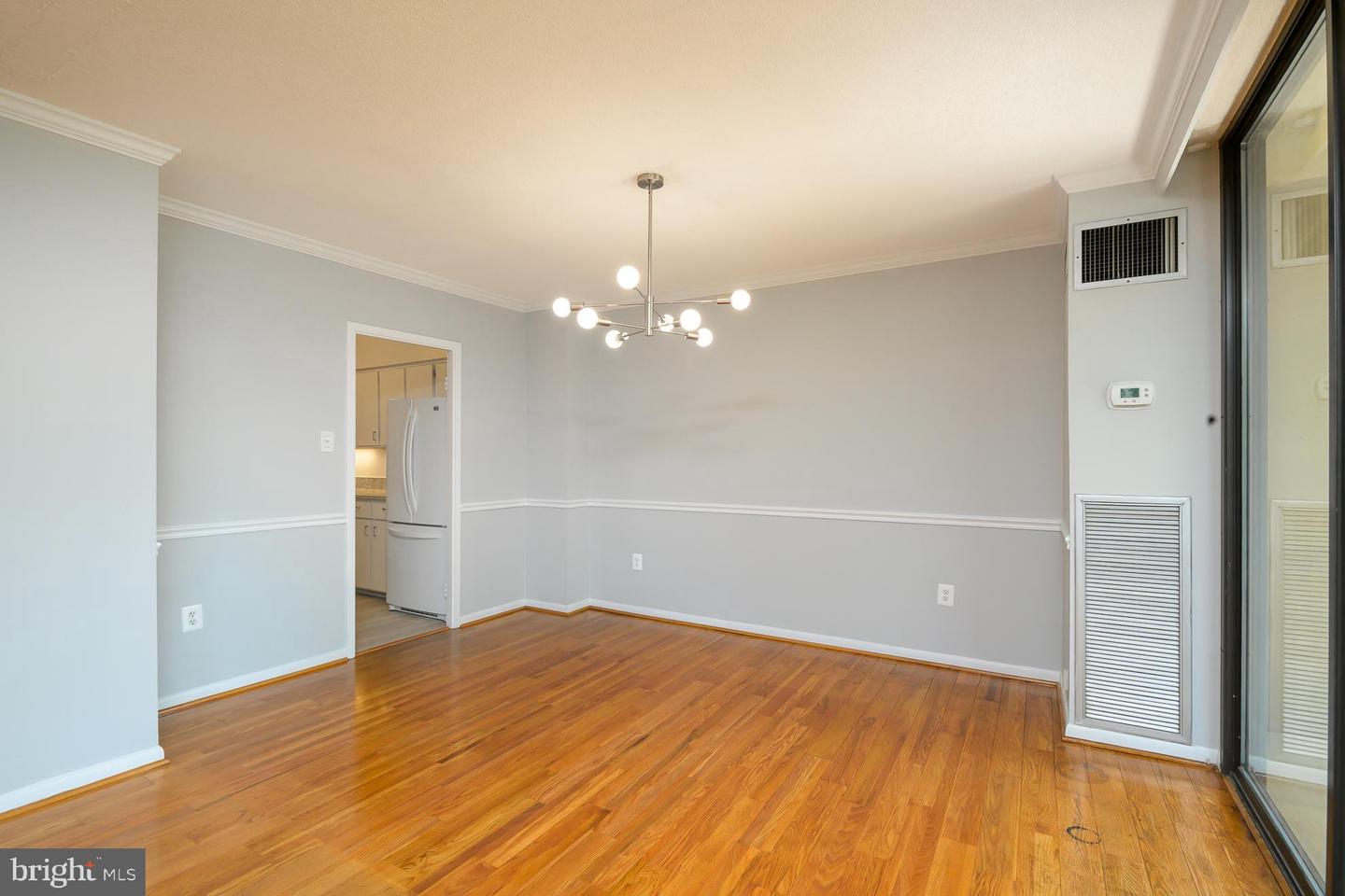 400 MADISON ST #201, ALEXANDRIA, Virginia 22314, 2 Bedrooms Bedrooms, ,2 BathroomsBathrooms,Residential,For sale,400 MADISON ST #201,VAAX2036452 MLS # VAAX2036452