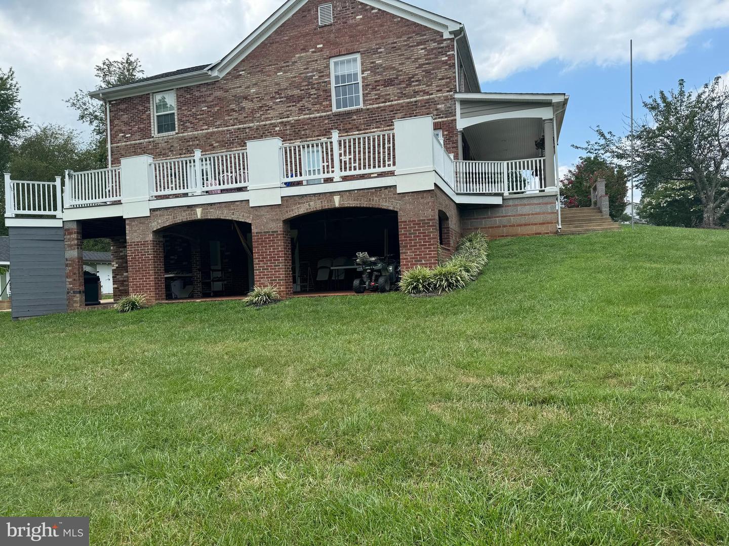 15760 FOX CHASE LN, CULPEPER, Virginia 22701, 4 Bedrooms Bedrooms, 7 Rooms Rooms,4 BathroomsBathrooms,Residential,For sale,15760 FOX CHASE LN,VACU2008486 MLS # VACU2008486