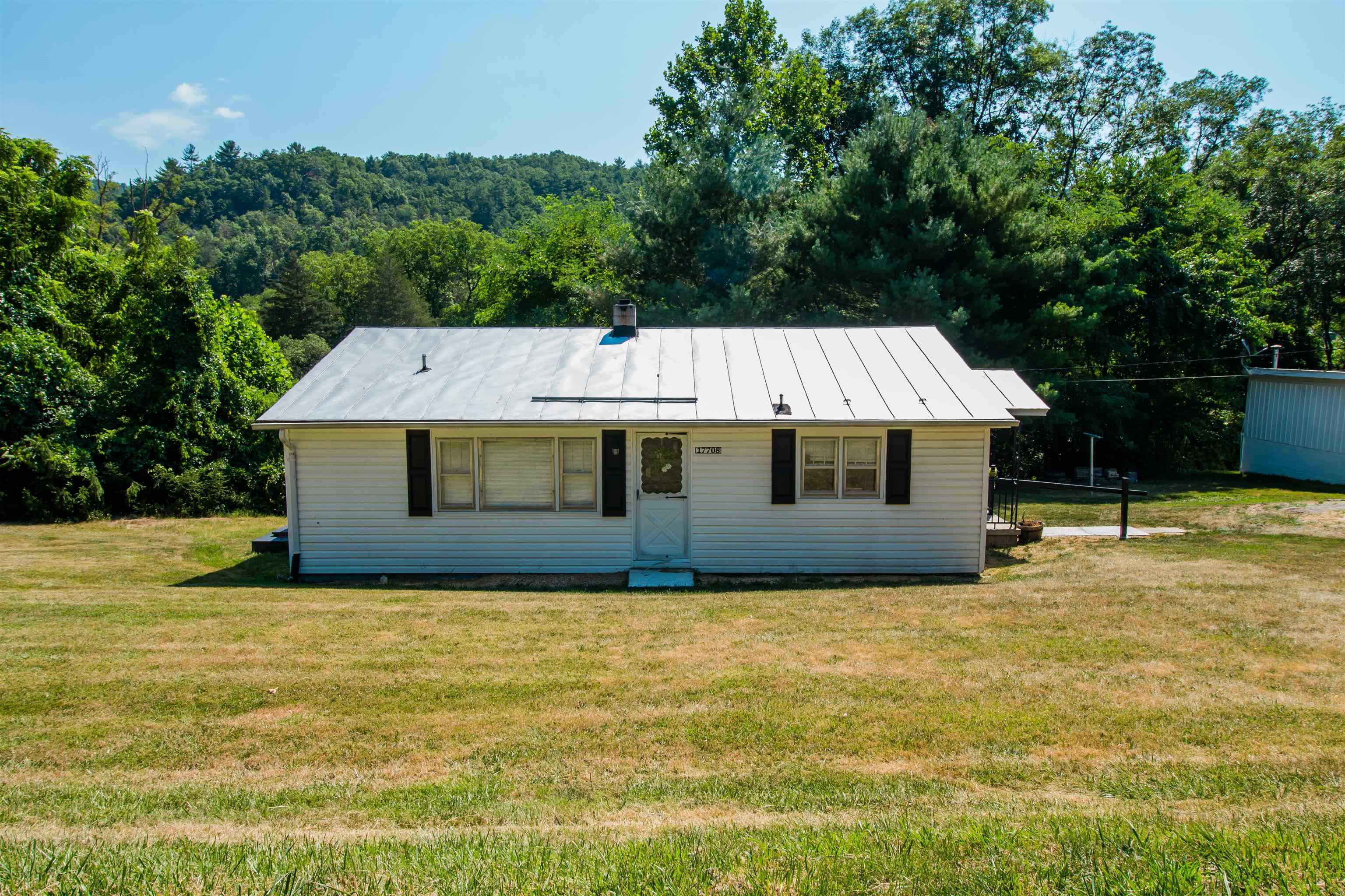 17708 RUNIONS CREEK RD, BROADWAY, Virginia 22815, 3 Bedrooms Bedrooms, ,1 BathroomBathrooms,Residential,17708 RUNIONS CREEK RD,655008 MLS # 655008