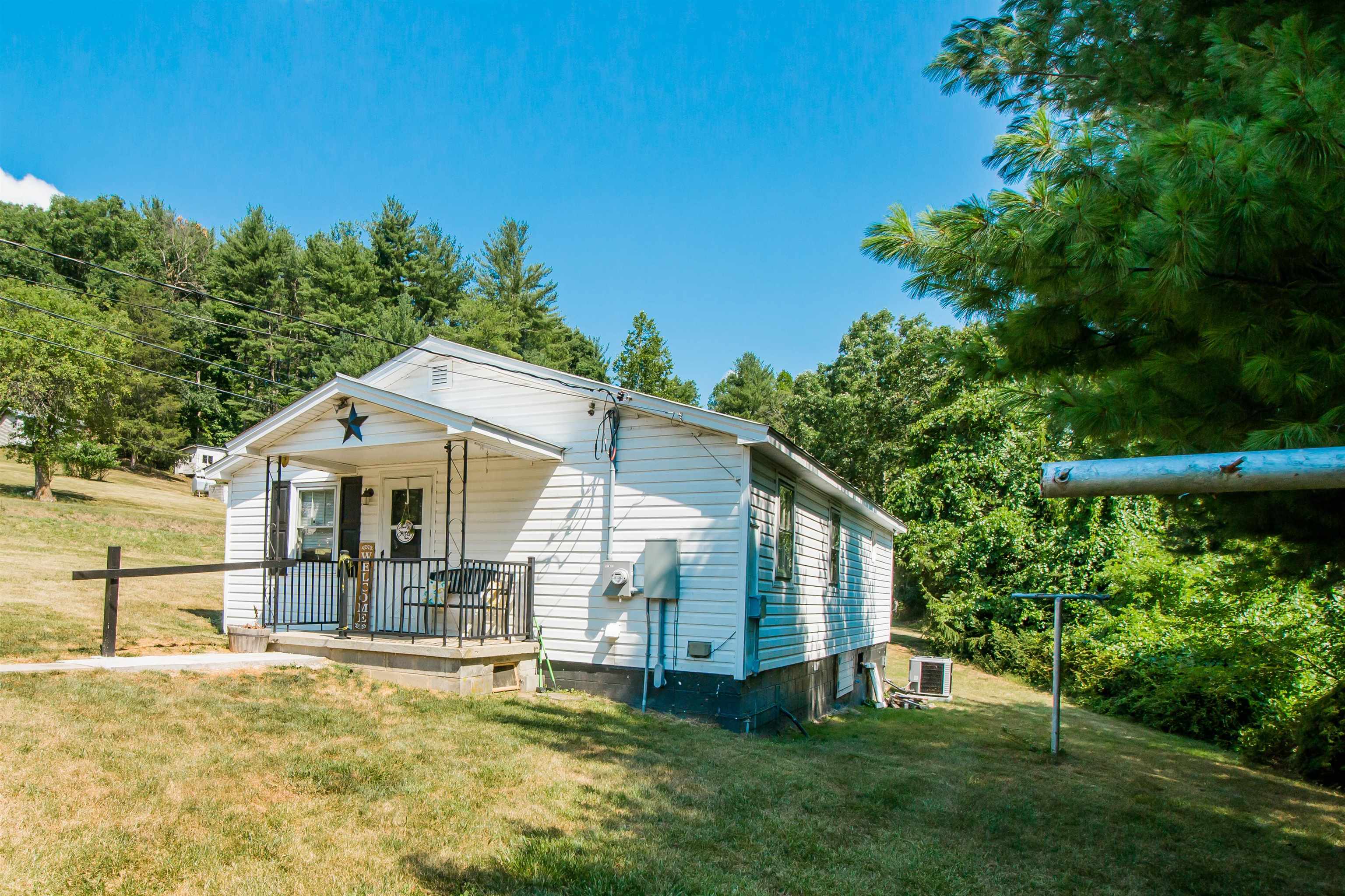 17708 RUNIONS CREEK RD, BROADWAY, Virginia 22815, 3 Bedrooms Bedrooms, ,1 BathroomBathrooms,Residential,17708 RUNIONS CREEK RD,655008 MLS # 655008