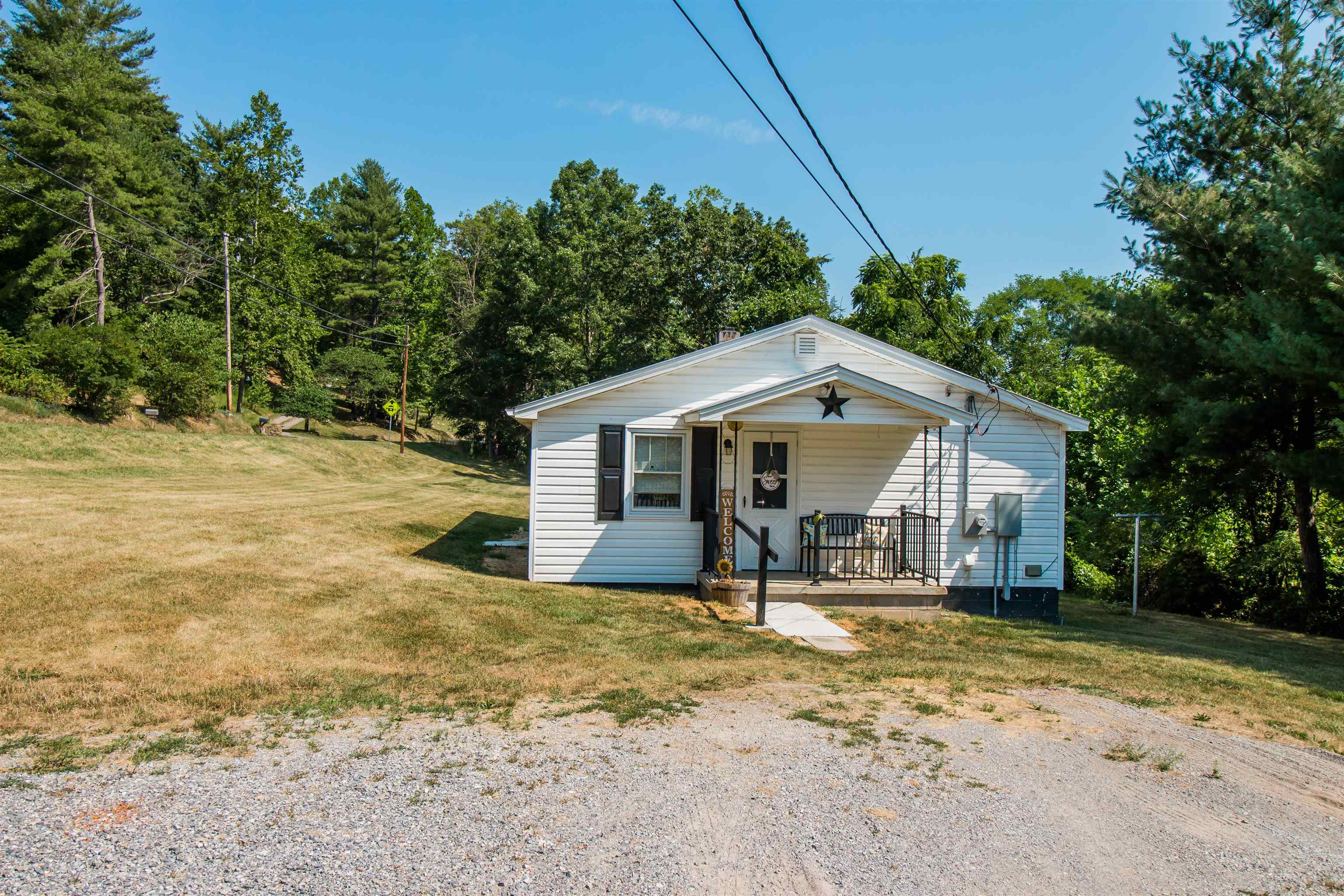 17708 RUNIONS CREEK RD, BROADWAY, Virginia 22815, 3 Bedrooms Bedrooms, ,1 BathroomBathrooms,Residential,17708 RUNIONS CREEK RD,655008 MLS # 655008