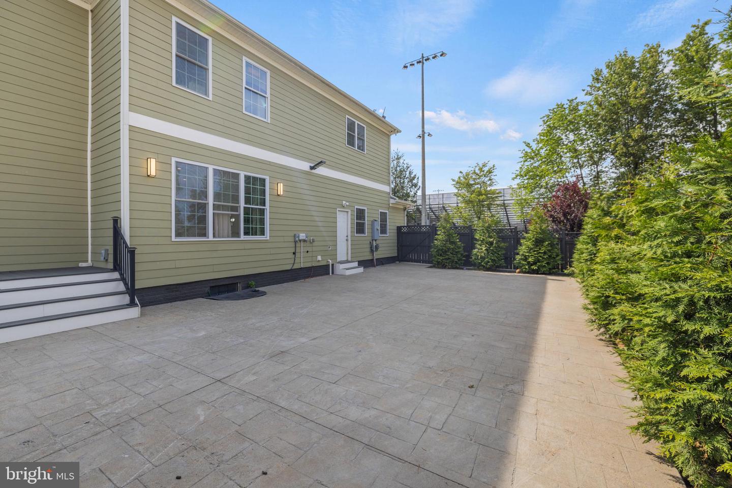 2411 STOKES LN, ALEXANDRIA, Virginia 22307, 8 Bedrooms Bedrooms, ,7 BathroomsBathrooms,Residential,For sale,2411 STOKES LN,VAFX2165478 MLS # VAFX2165478