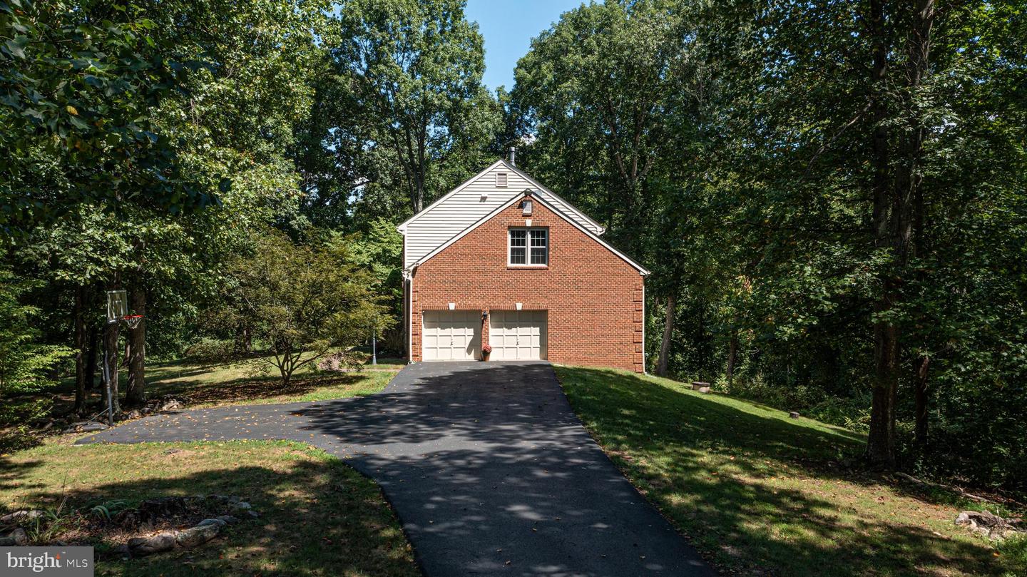 3881 CLIFTON MANOR PL, HAYMARKET, Virginia 20169, 6 Bedrooms Bedrooms, ,4 BathroomsBathrooms,Residential,For sale,3881 CLIFTON MANOR PL,VAPW2077384 MLS # VAPW2077384