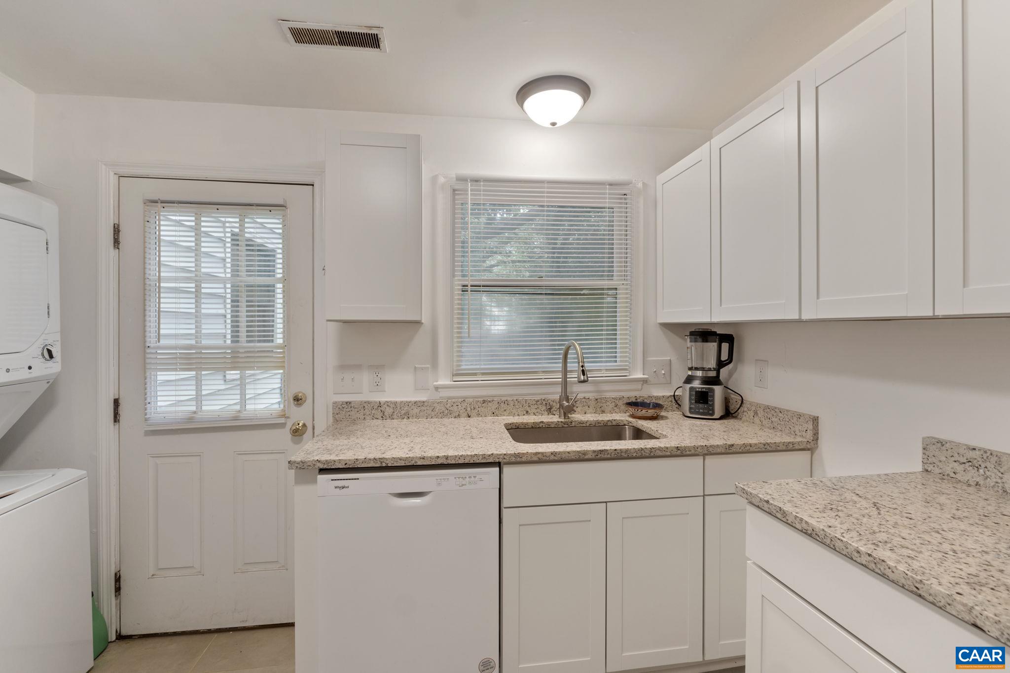 Newly updated Kitchen with new dishwasher