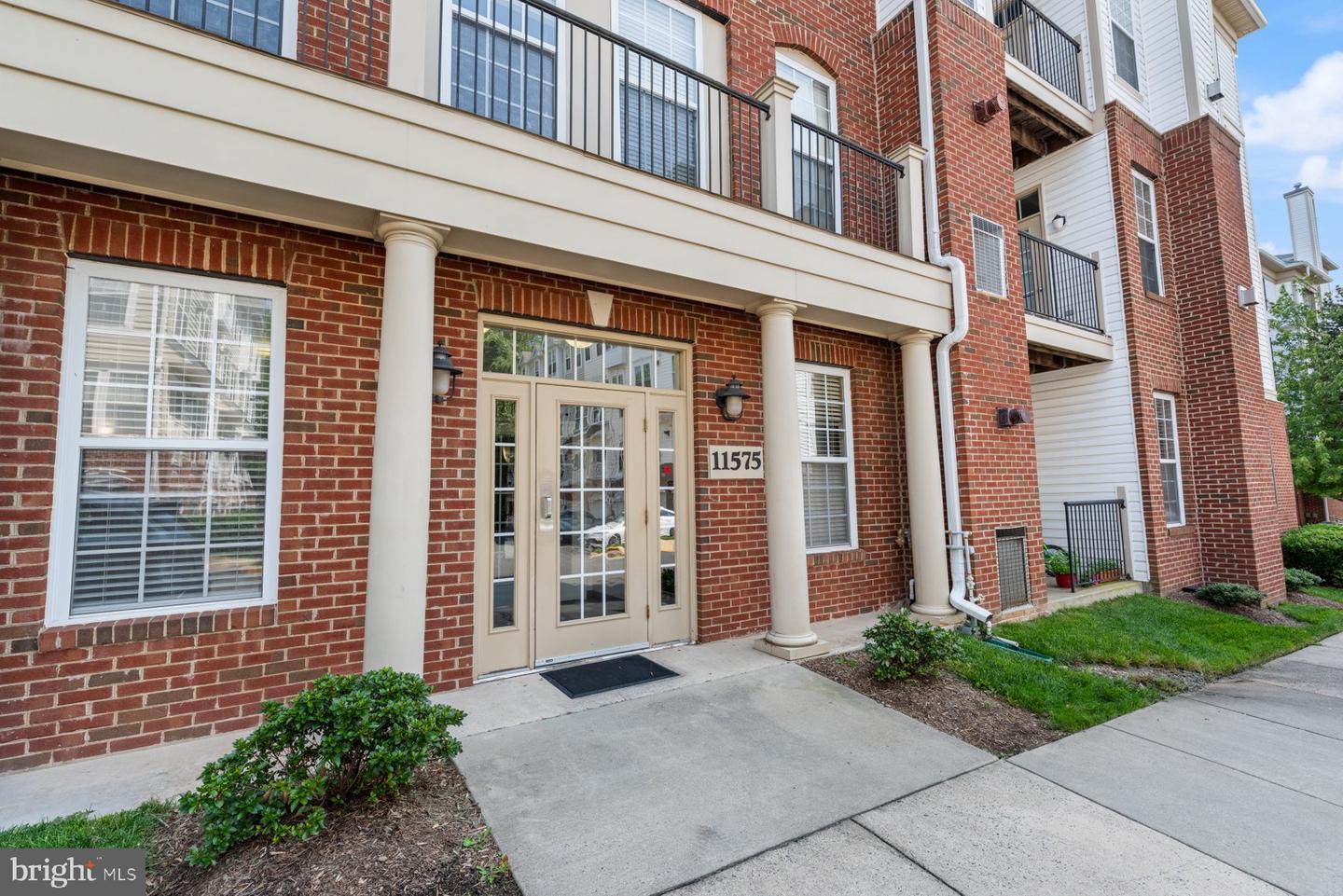 11575 CAVALIER LANDING CT #402, FAIRFAX, Virginia 22030, 3 Bedrooms Bedrooms, ,3 BathroomsBathrooms,Residential,For sale,11575 CAVALIER LANDING CT #402,VAFX2195938 MLS # VAFX2195938