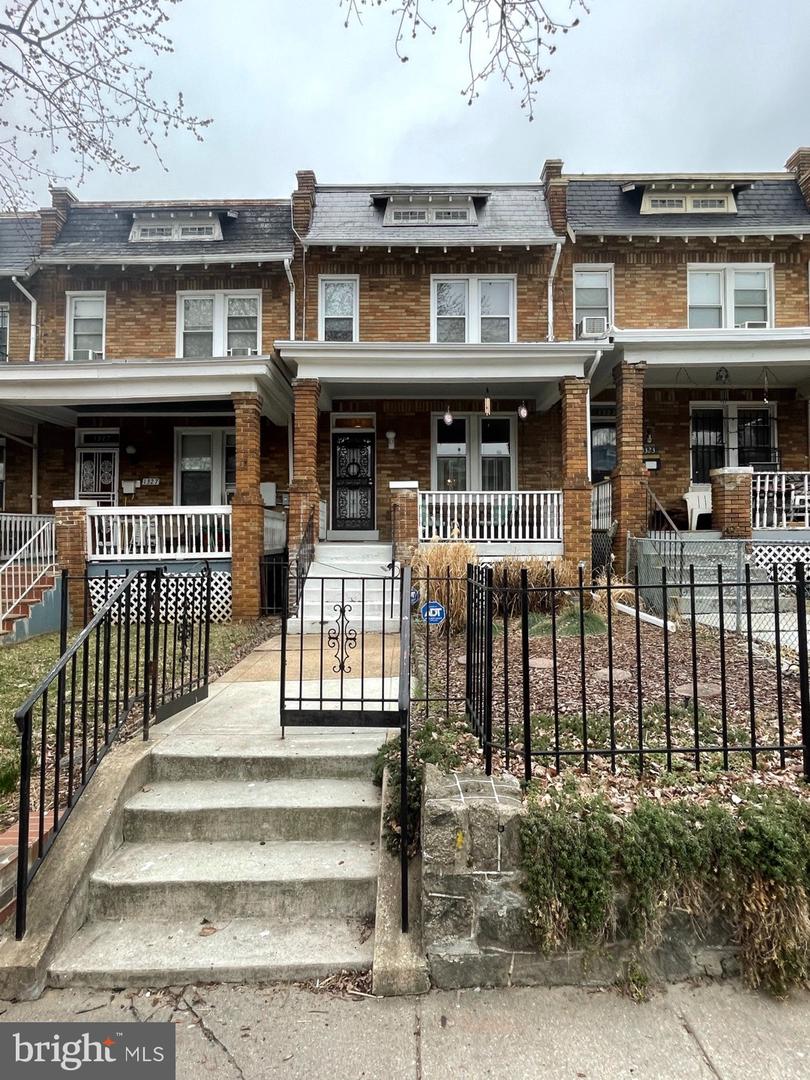 1325 QUEEN ST NE, WASHINGTON, District Of Columbia 20002, 3 Bedrooms Bedrooms, ,2 BathroomsBathrooms,Residential,For sale,1325 QUEEN ST NE,DCDC2011732 MLS # DCDC2011732