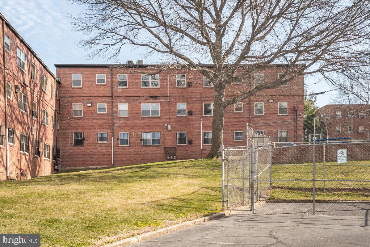 2647 BIRNEY PL SE #201, WASHINGTON, District Of Columbia 20020, 2 Bedrooms Bedrooms, 7 Rooms Rooms,2 BathroomsBathrooms,Residential,For sale,2647 BIRNEY PL SE #201,DCDC2060186 MLS # DCDC2060186