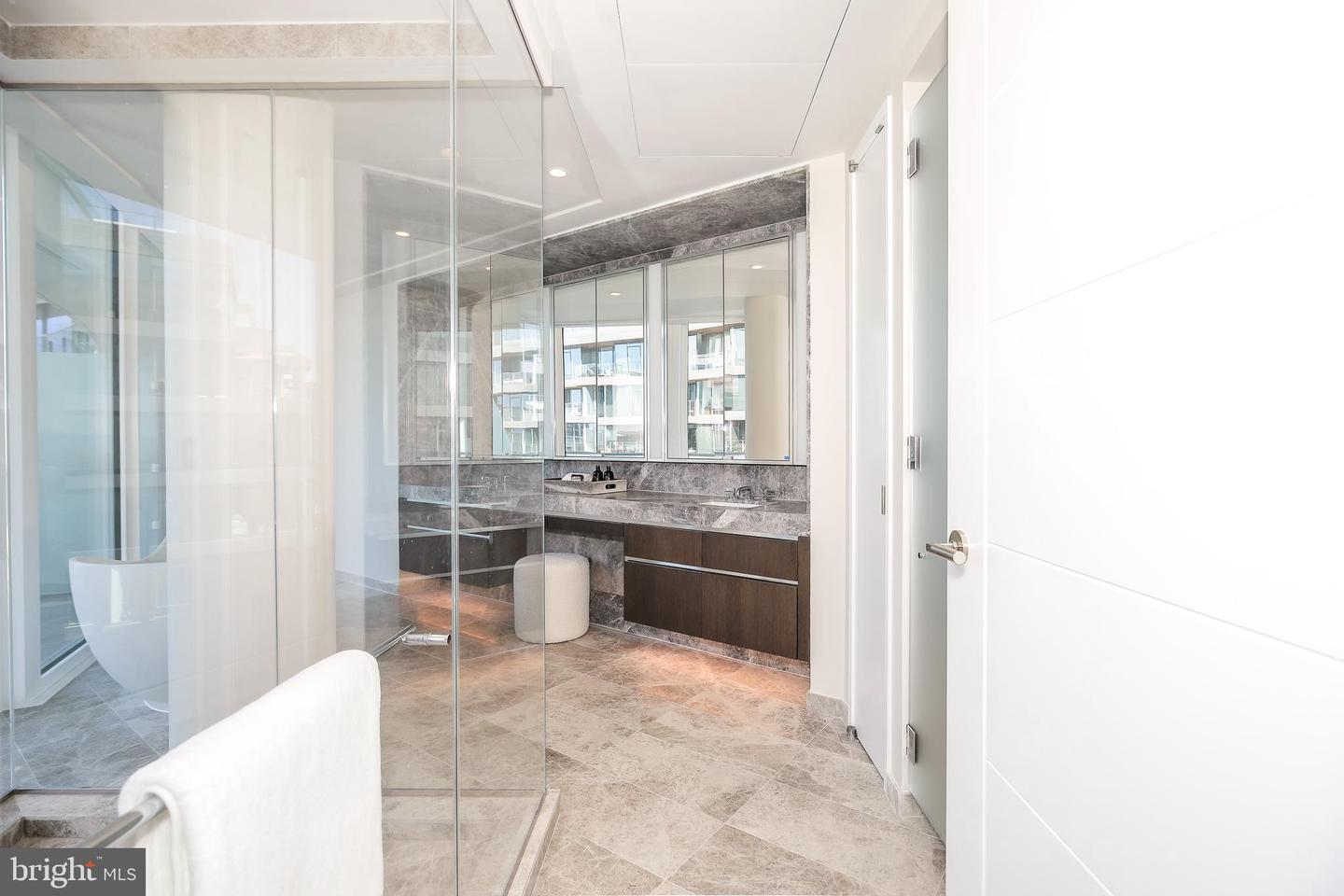 601 WHARF ST SW #1001, WASHINGTON, District Of Columbia 20024, 3 Bedrooms Bedrooms, ,4 BathroomsBathrooms,Residential,For sale,601 WHARF ST SW #1001,DCDC2089602 MLS # DCDC2089602