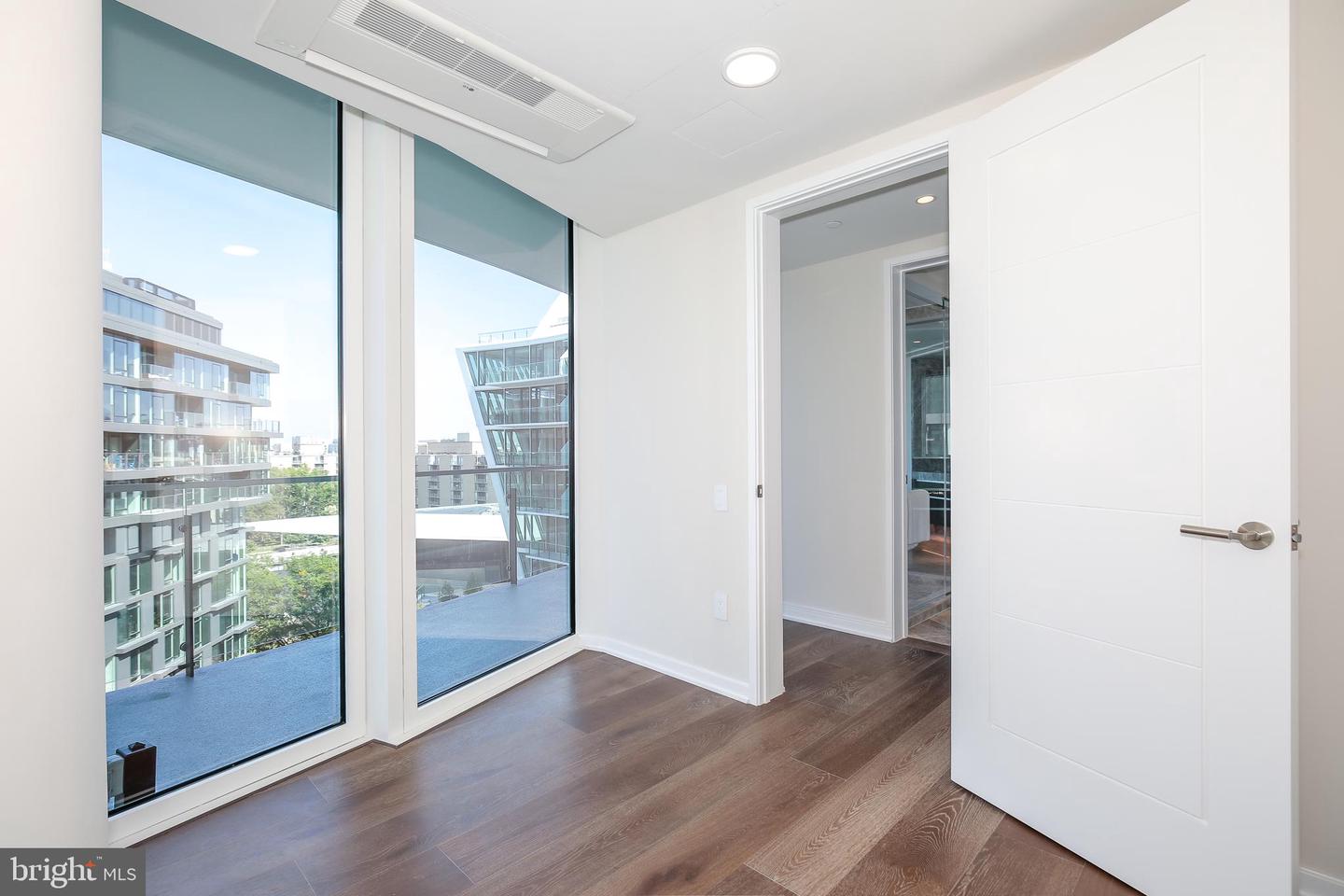 601 WHARF ST SW #1001, WASHINGTON, District Of Columbia 20024, 3 Bedrooms Bedrooms, ,4 BathroomsBathrooms,Residential,For sale,601 WHARF ST SW #1001,DCDC2089602 MLS # DCDC2089602