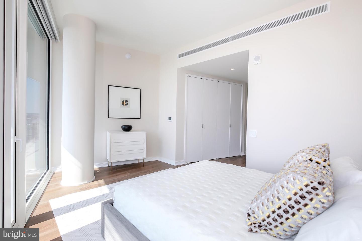 601 WHARF ST SW #1001, WASHINGTON, District Of Columbia 20024, 3 Bedrooms Bedrooms, ,4 BathroomsBathrooms,Residential,For sale,601 WHARF ST SW #1001,DCDC2089602 MLS # DCDC2089602