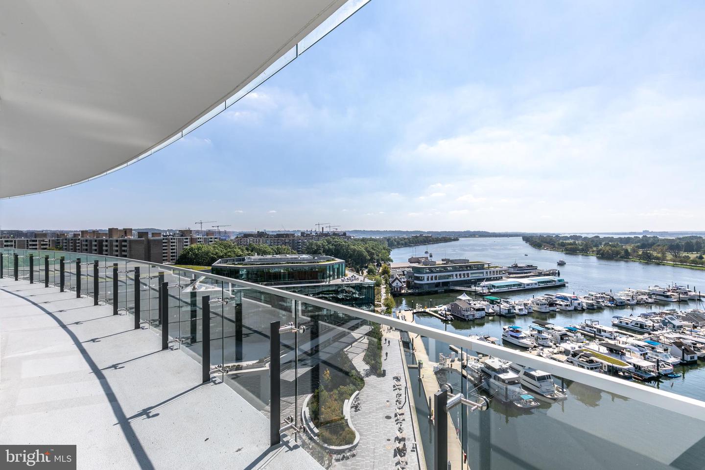 601 WHARF ST SW #1001, WASHINGTON, District Of Columbia 20024, 3 Bedrooms Bedrooms, ,4 BathroomsBathrooms,Residential,For sale,601 WHARF ST SW #1001,DCDC2089602 MLS # DCDC2089602