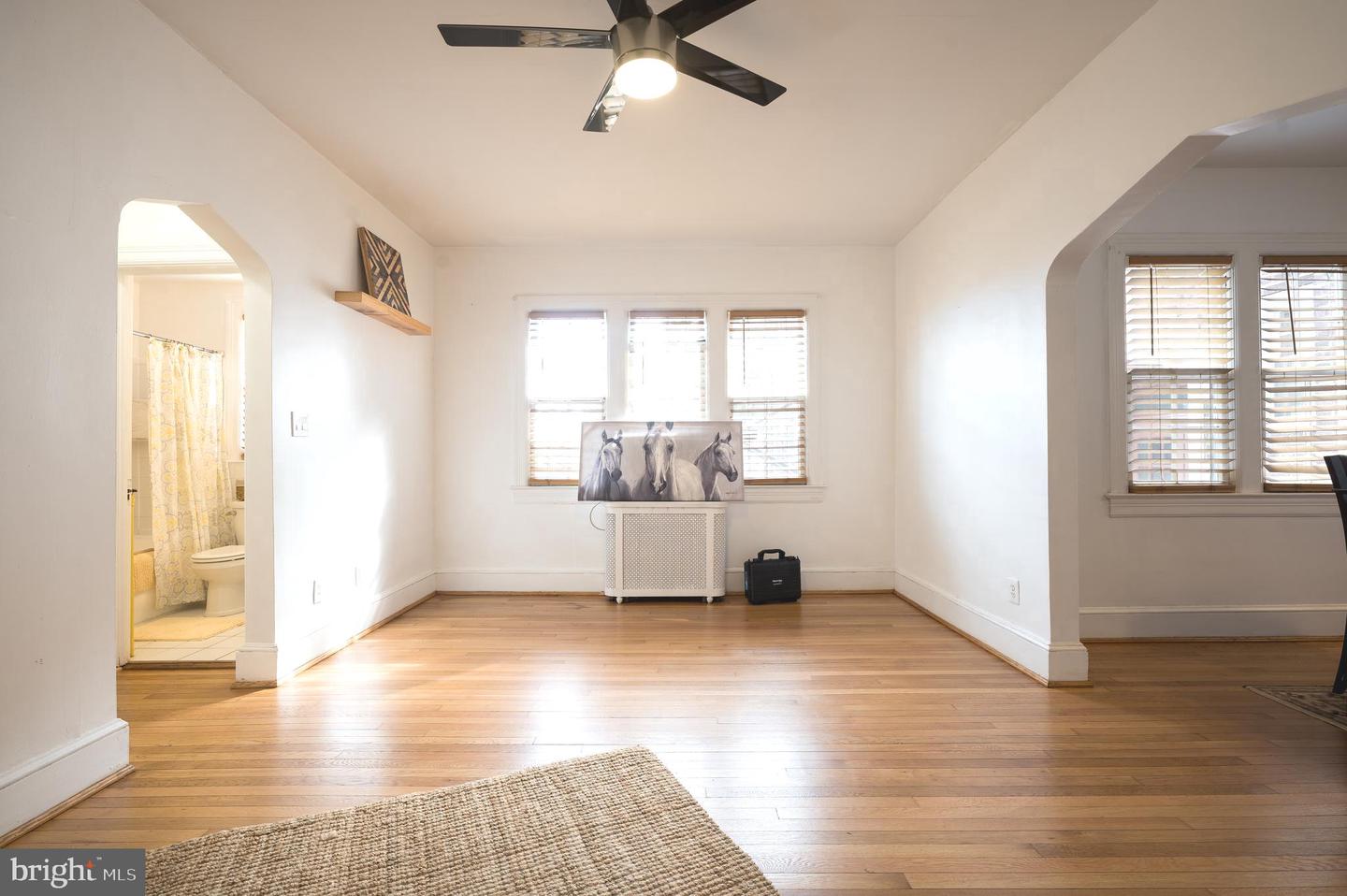 250 FARRAGUT ST NW #I-101, WASHINGTON, District Of Columbia 20011, 1 Bedroom Bedrooms, 5 Rooms Rooms,1 BathroomBathrooms,Residential,For sale,250 FARRAGUT ST NW #I-101,DCDC2094100 MLS # DCDC2094100