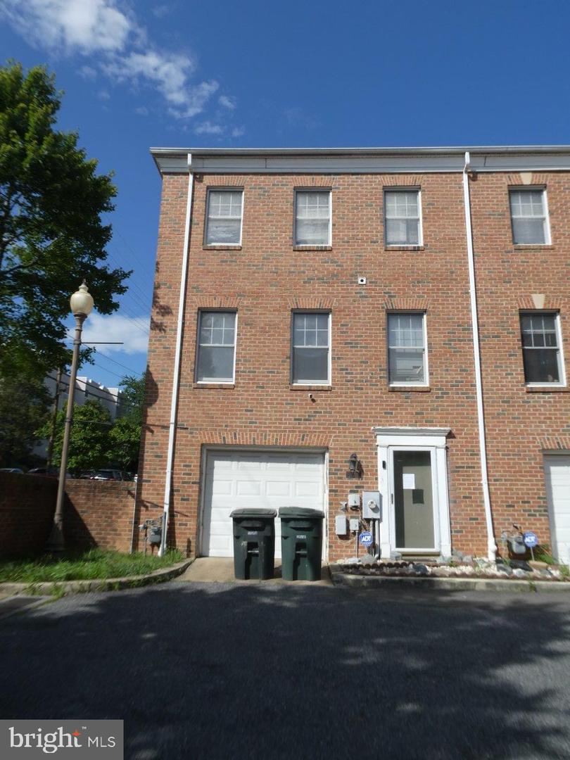 883 BARNABY ST SE, WASHINGTON, District Of Columbia 20032, 4 Bedrooms Bedrooms, ,2 BathroomsBathrooms,Residential,For sale,883 BARNABY ST SE,DCDC2111744 MLS # DCDC2111744