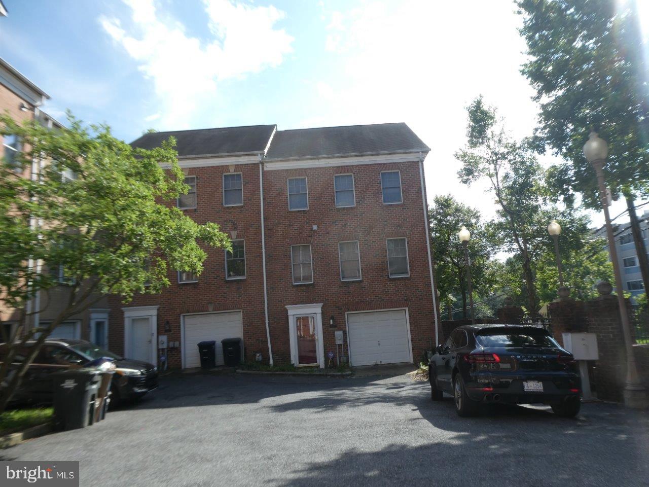 883 BARNABY ST SE, WASHINGTON, District Of Columbia 20032, 4 Bedrooms Bedrooms, ,2 BathroomsBathrooms,Residential,For sale,883 BARNABY ST SE,DCDC2111744 MLS # DCDC2111744