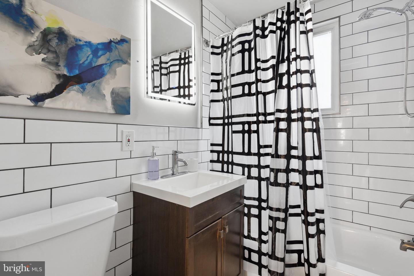 4402 2ND ST NE, WASHINGTON, District Of Columbia 20011, 3 Bedrooms Bedrooms, ,3 BathroomsBathrooms,Residential,For sale,4402 2ND ST NE,DCDC2128916 MLS # DCDC2128916