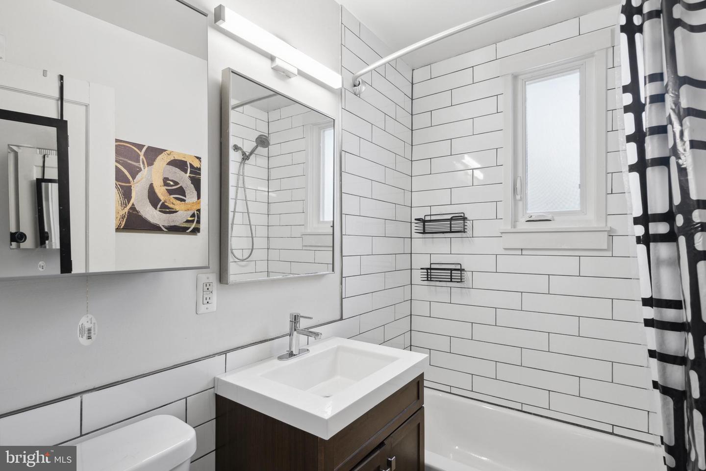 4402 2ND ST NE, WASHINGTON, District Of Columbia 20011, 3 Bedrooms Bedrooms, ,3 BathroomsBathrooms,Residential,For sale,4402 2ND ST NE,DCDC2128916 MLS # DCDC2128916