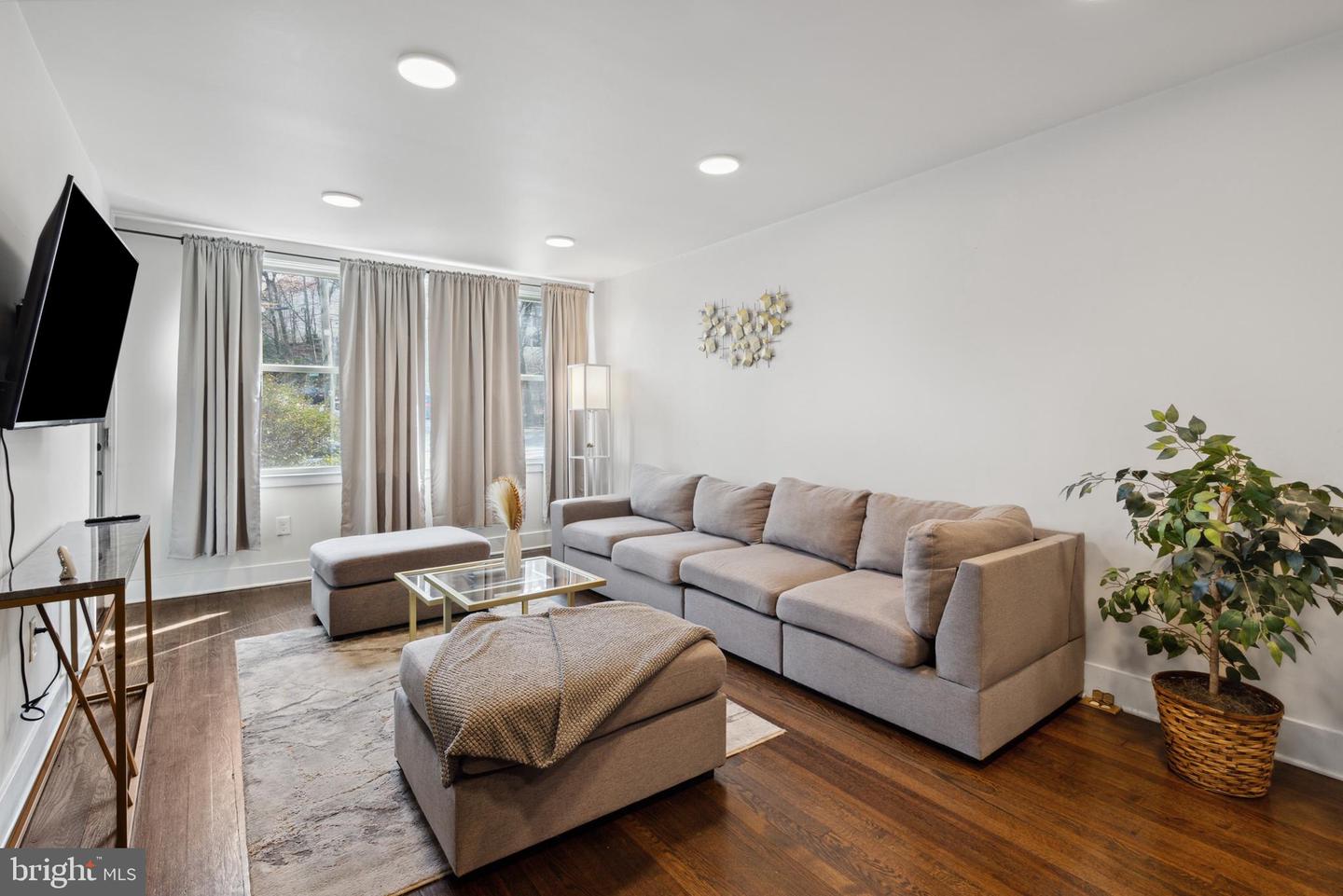 4402 2ND ST NE, WASHINGTON, District Of Columbia 20011, 3 Bedrooms Bedrooms, ,3 BathroomsBathrooms,Residential,For sale,4402 2ND ST NE,DCDC2128916 MLS # DCDC2128916