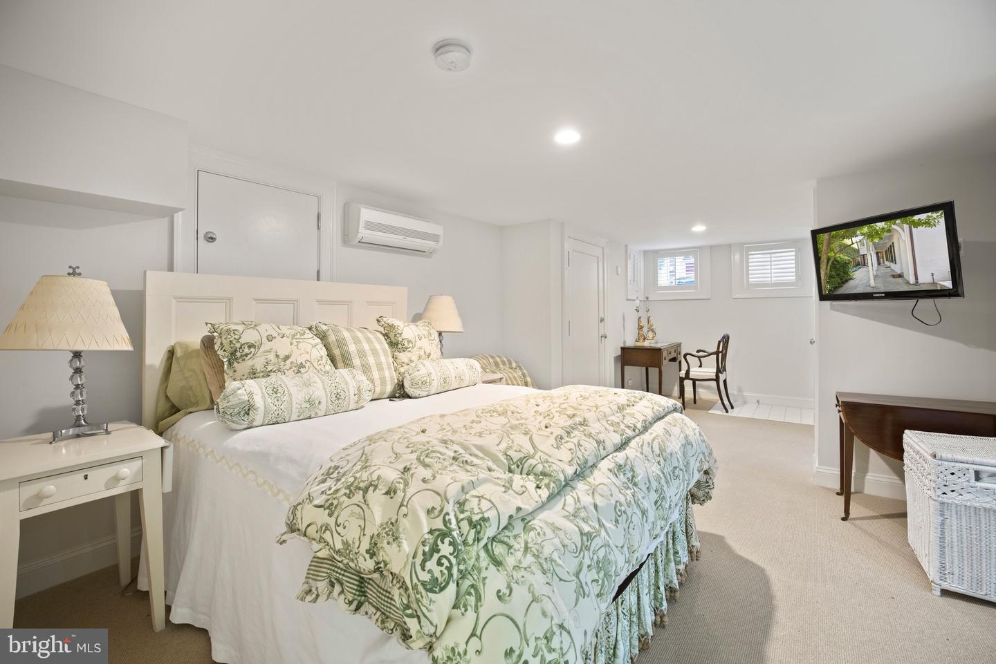 3313 O ST NW, WASHINGTON, District Of Columbia 20007, 6 Bedrooms Bedrooms, ,6 BathroomsBathrooms,Residential,For sale,3313 O ST NW,DCDC2130126 MLS # DCDC2130126