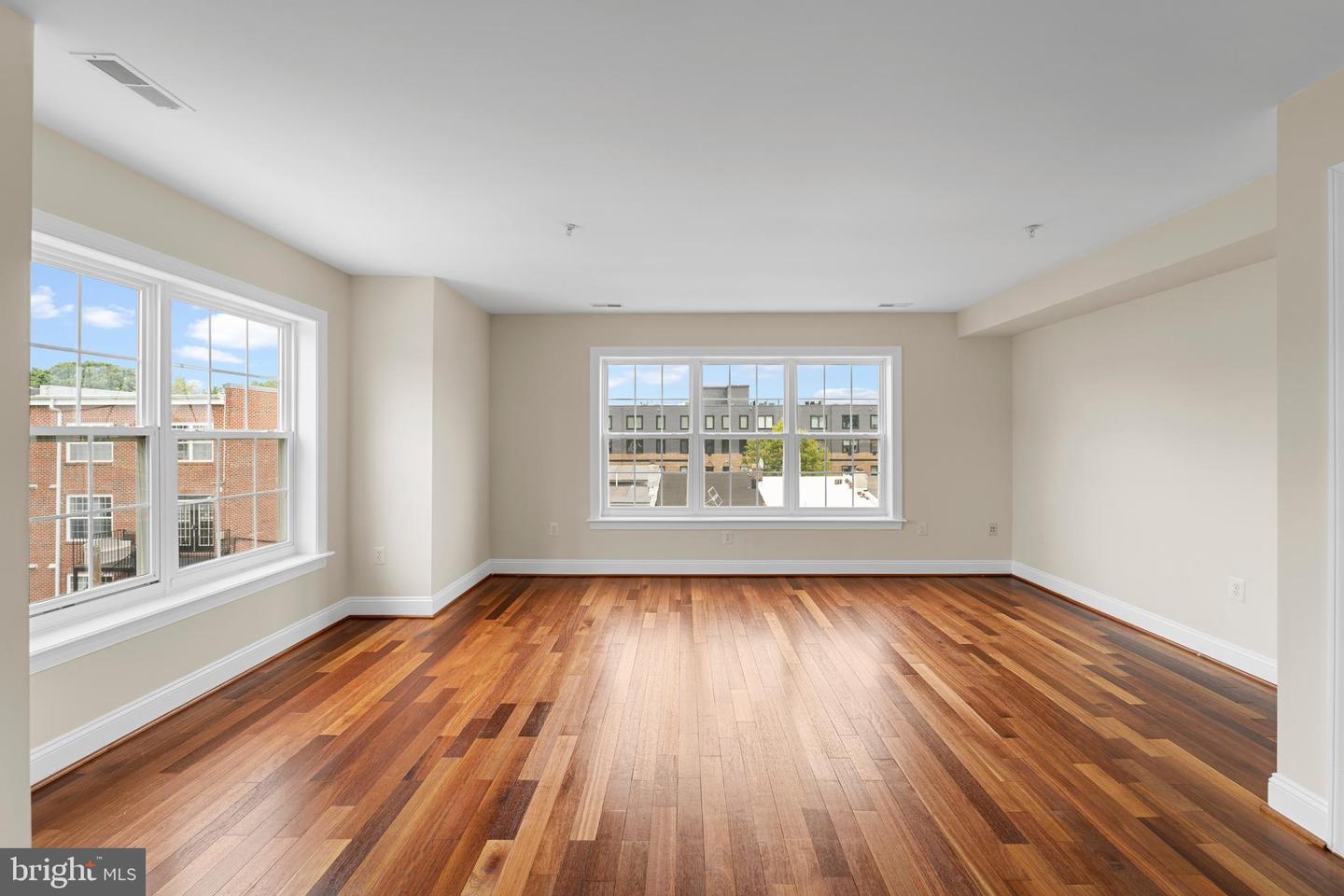 911 KENNEDY ST NW #12, WASHINGTON, District Of Columbia 20011, 2 Bedrooms Bedrooms, ,2 BathroomsBathrooms,Residential,For sale,911 KENNEDY ST NW #12,DCDC2130230 MLS # DCDC2130230