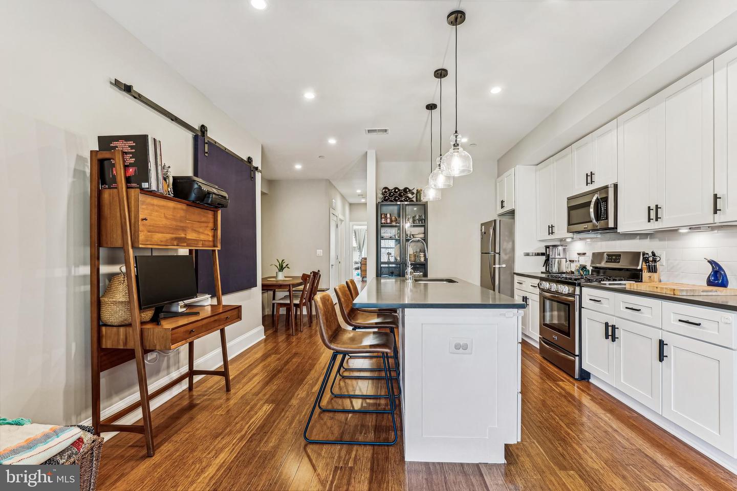 2221 M ST NE #302, WASHINGTON, District Of Columbia 20002, 2 Bedrooms Bedrooms, ,2 BathroomsBathrooms,Residential,For sale,2221 M ST NE #302,DCDC2133586 MLS # DCDC2133586