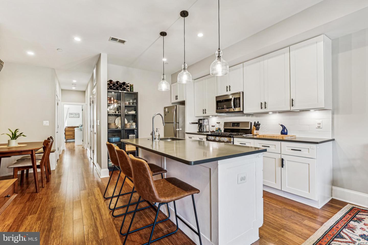 2221 M ST NE #302, WASHINGTON, District Of Columbia 20002, 2 Bedrooms Bedrooms, ,2 BathroomsBathrooms,Residential,For sale,2221 M ST NE #302,DCDC2133586 MLS # DCDC2133586