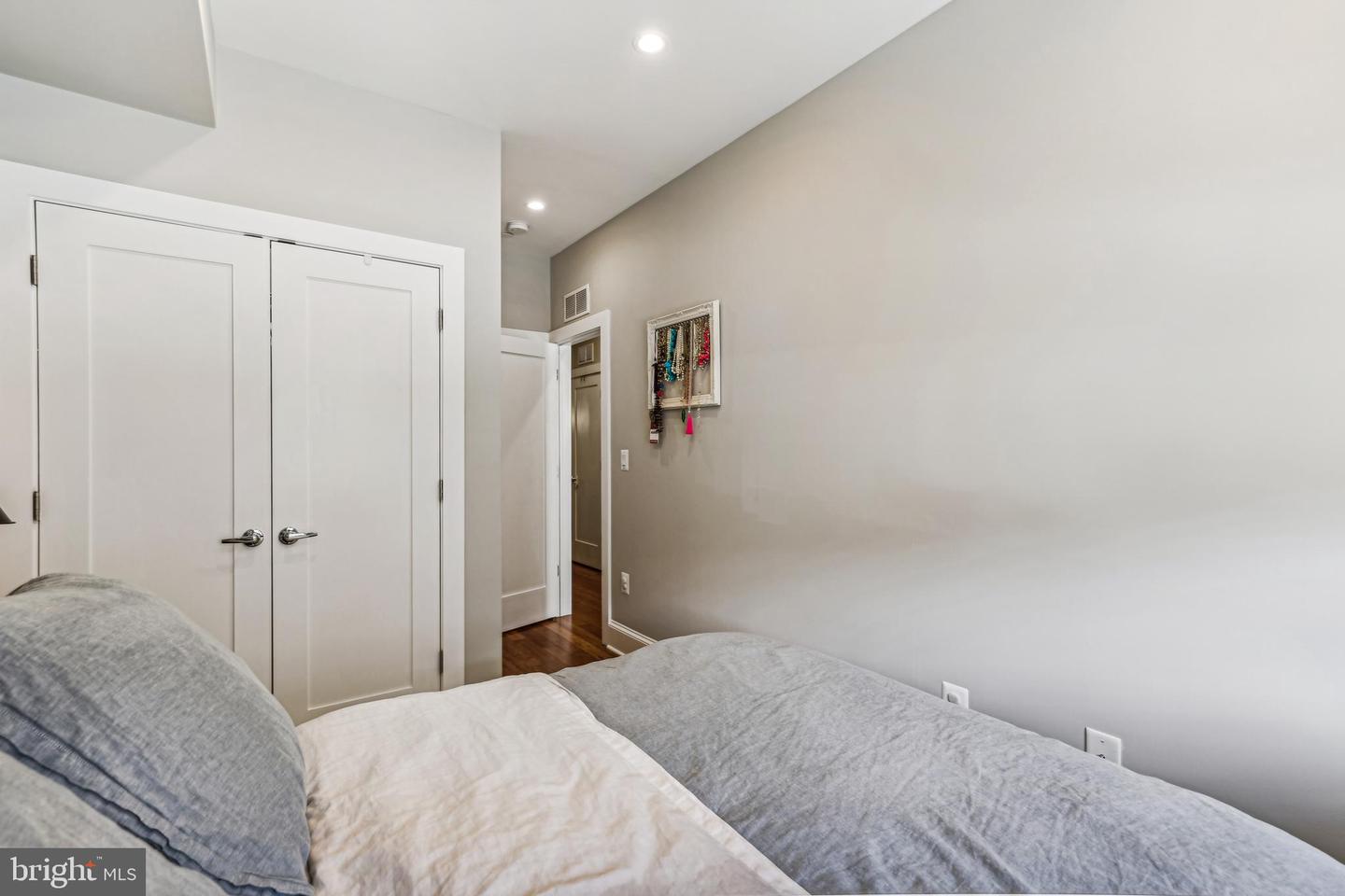 2221 M ST NE #302, WASHINGTON, District Of Columbia 20002, 2 Bedrooms Bedrooms, ,2 BathroomsBathrooms,Residential,For sale,2221 M ST NE #302,DCDC2133586 MLS # DCDC2133586
