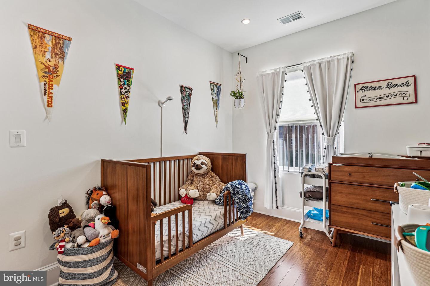 2221 M ST NE #302, WASHINGTON, District Of Columbia 20002, 2 Bedrooms Bedrooms, ,2 BathroomsBathrooms,Residential,For sale,2221 M ST NE #302,DCDC2133586 MLS # DCDC2133586