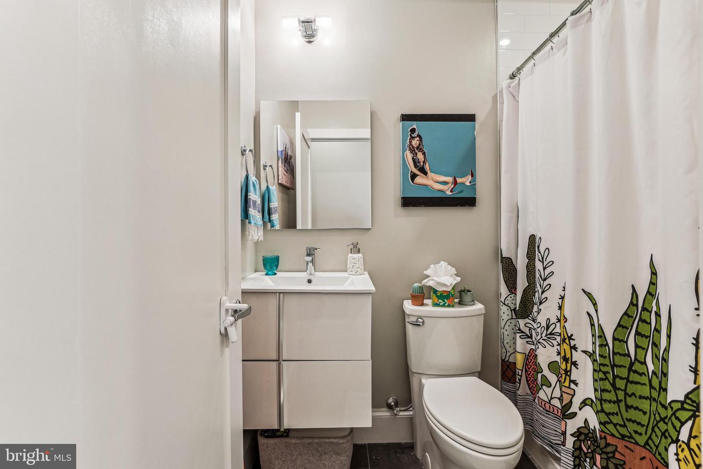 2221 M ST NE #302, WASHINGTON, District Of Columbia 20002, 2 Bedrooms Bedrooms, ,2 BathroomsBathrooms,Residential,For sale,2221 M ST NE #302,DCDC2133586 MLS # DCDC2133586