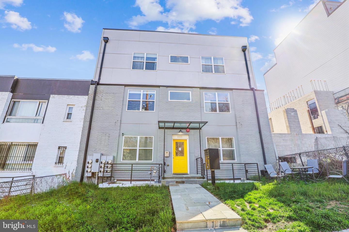 2221 M ST NE #302, WASHINGTON, District Of Columbia 20002, 2 Bedrooms Bedrooms, ,2 BathroomsBathrooms,Residential,For sale,2221 M ST NE #302,DCDC2133586 MLS # DCDC2133586