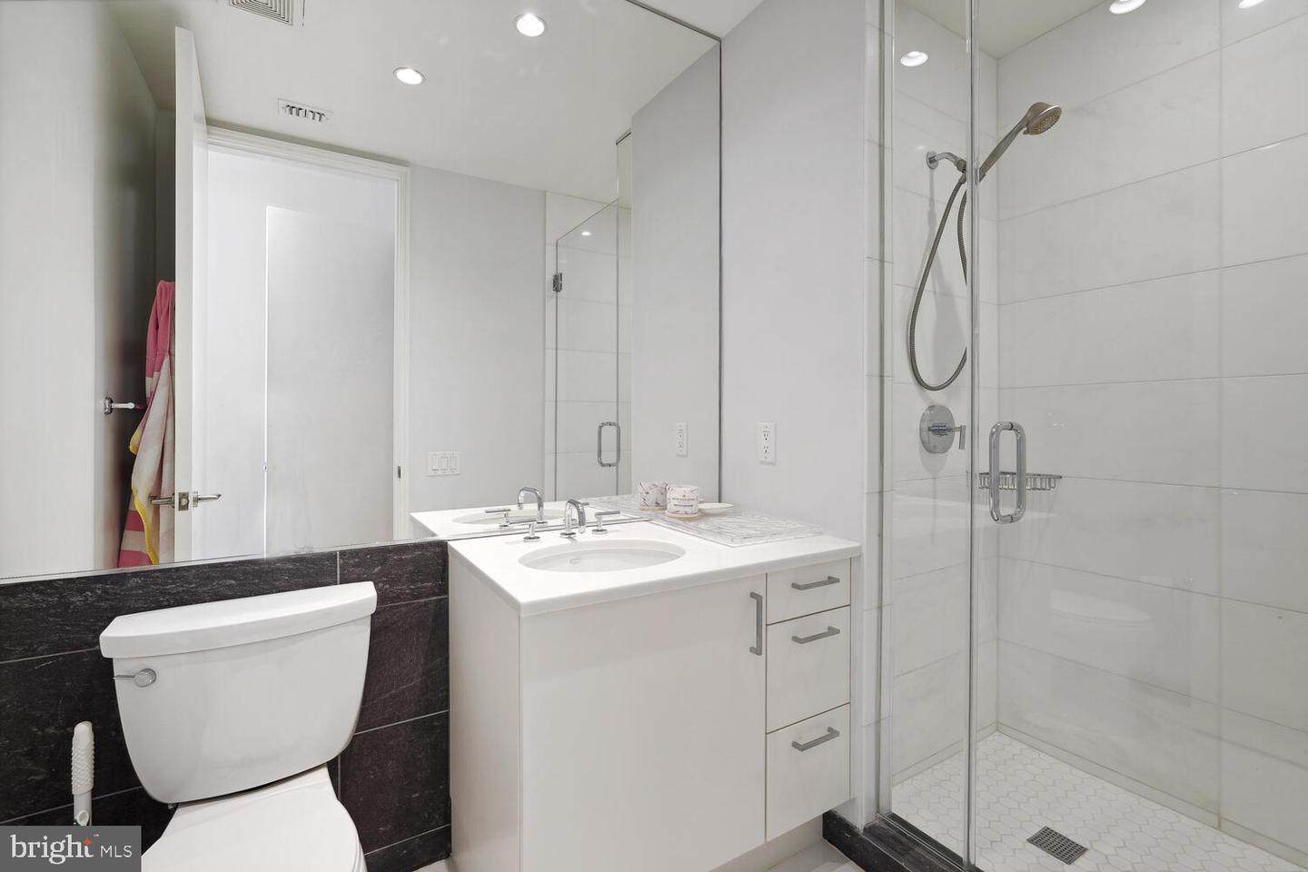 1177 22ND ST NW #2K, WASHINGTON, District Of Columbia 20037, 3 Bedrooms Bedrooms, ,3 BathroomsBathrooms,Residential,For sale,1177 22ND ST NW #2K,DCDC2134922 MLS # DCDC2134922