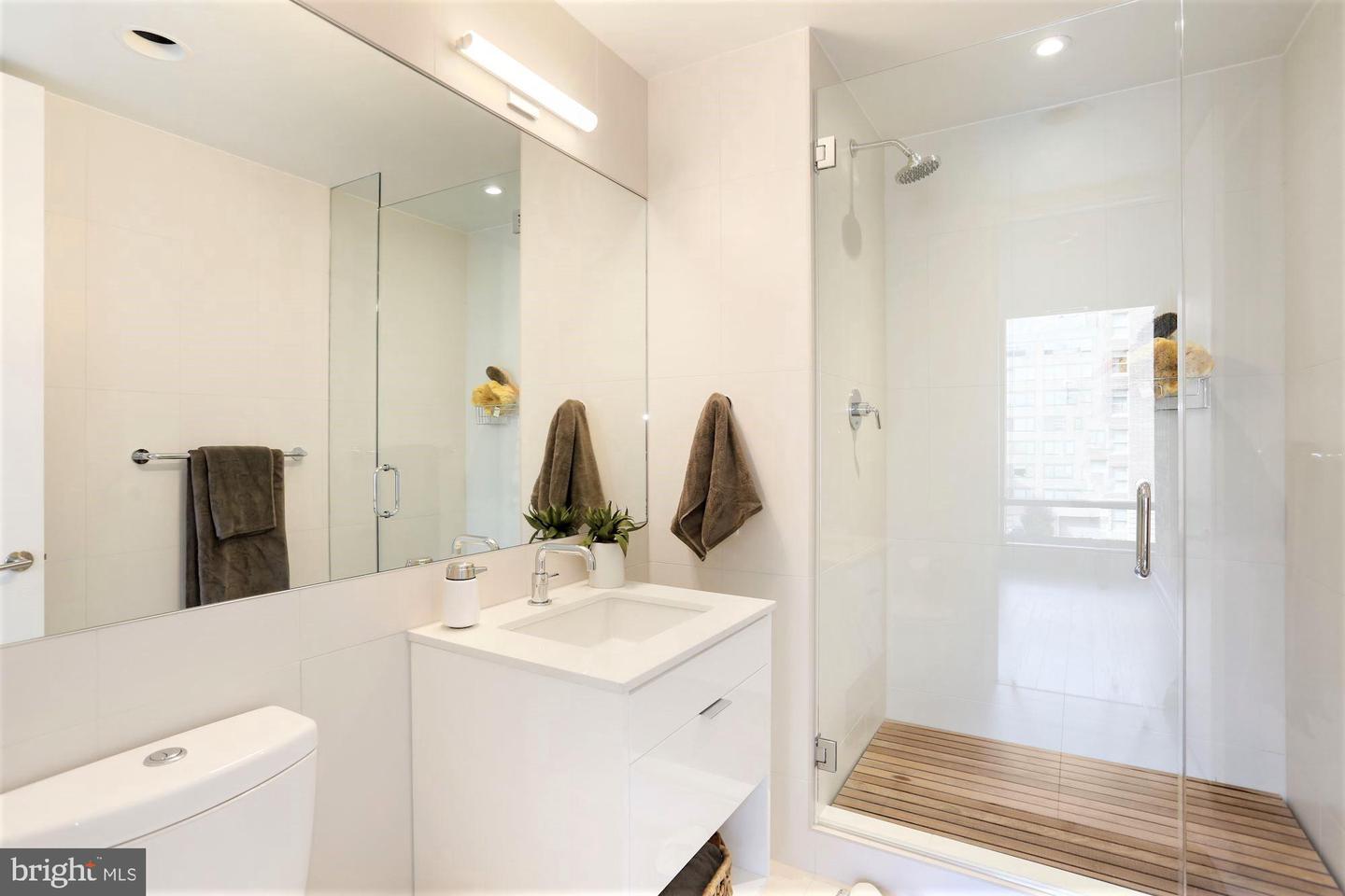 1111 24TH ST NW #4Q, WASHINGTON, District Of Columbia 20037, 2 Bedrooms Bedrooms, ,1 BathroomBathrooms,Residential,For sale,1111 24TH ST NW #4Q,DCDC2136456 MLS # DCDC2136456