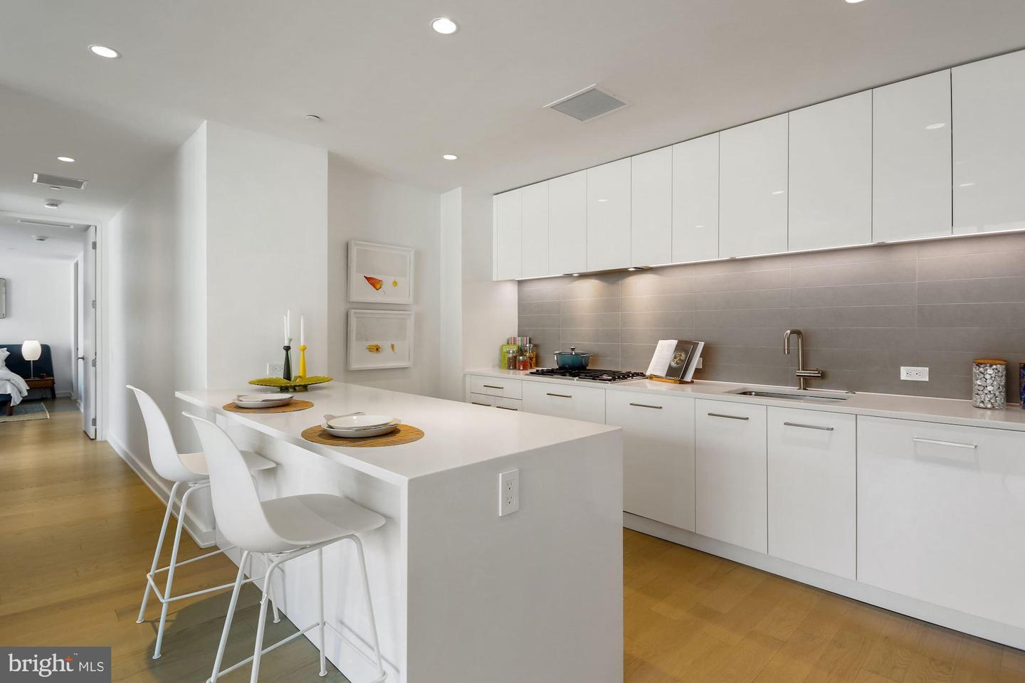 1111 24TH ST NW #4Q, WASHINGTON, District Of Columbia 20037, 2 Bedrooms Bedrooms, ,1 BathroomBathrooms,Residential,For sale,1111 24TH ST NW #4Q,DCDC2136456 MLS # DCDC2136456