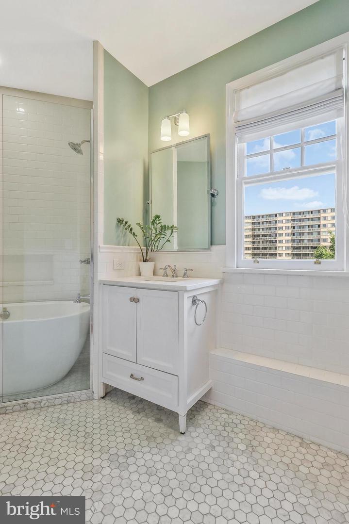 2039 NEW HAMPSHIRE AVE NW #502, WASHINGTON, District Of Columbia 20009, 2 Bedrooms Bedrooms, ,2 BathroomsBathrooms,Residential,For sale,2039 NEW HAMPSHIRE AVE NW #502,DCDC2140678 MLS # DCDC2140678