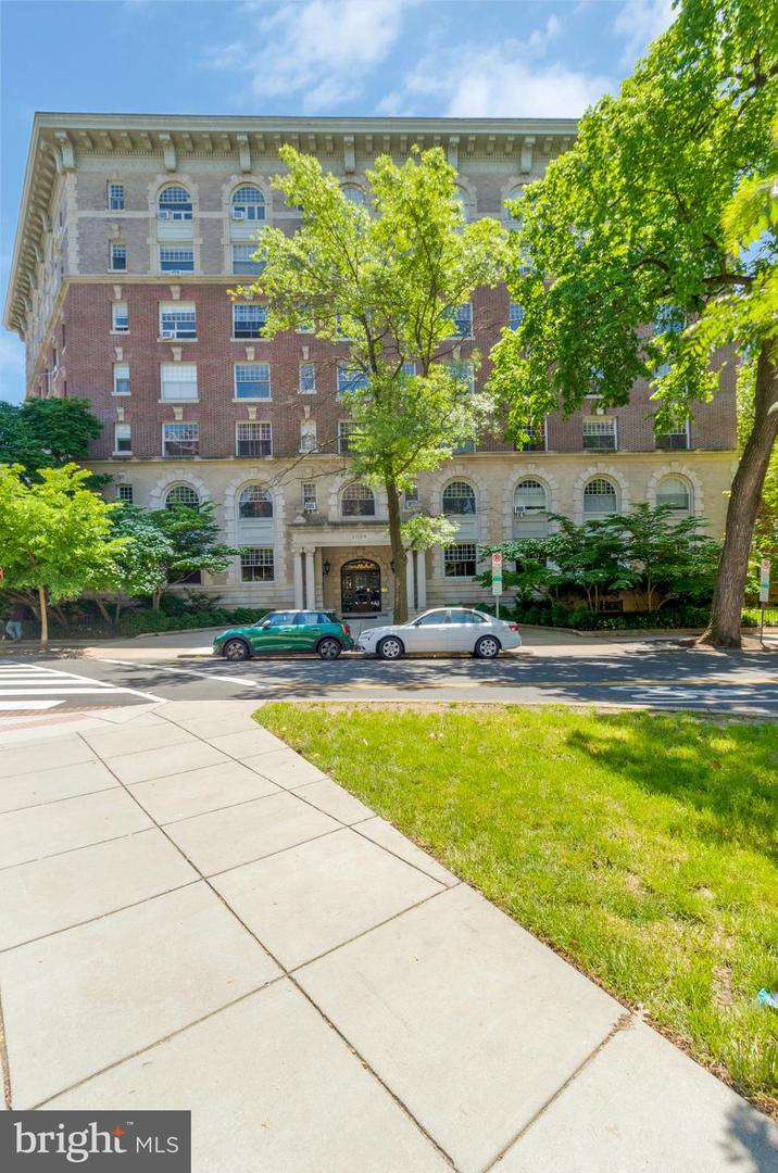 2039 NEW HAMPSHIRE AVE NW #502, WASHINGTON, District Of Columbia 20009, 2 Bedrooms Bedrooms, ,2 BathroomsBathrooms,Residential,For sale,2039 NEW HAMPSHIRE AVE NW #502,DCDC2140678 MLS # DCDC2140678