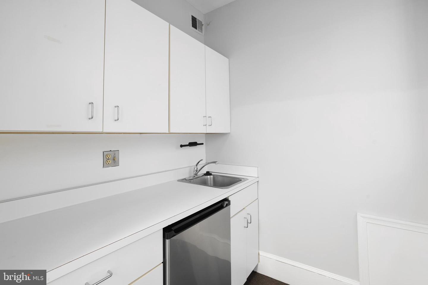705 8TH ST SE, WASHINGTON, District Of Columbia 20003, ,Land,For sale,705 8TH ST SE,DCDC2152586 MLS # DCDC2152586