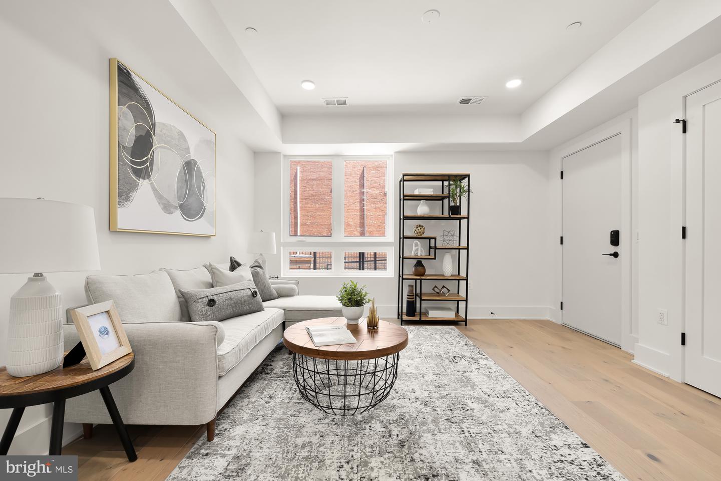 1006 FLORIDA AVE NE #102, WASHINGTON, District Of Columbia 20002, 1 Bedroom Bedrooms, ,1 BathroomBathrooms,Residential,For sale,1006 FLORIDA AVE NE #102,DCDC2141662 MLS # DCDC2141662