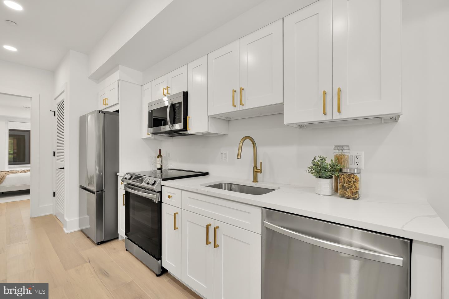 1006 FLORIDA AVE NE #102, WASHINGTON, District Of Columbia 20002, 1 Bedroom Bedrooms, ,1 BathroomBathrooms,Residential,For sale,1006 FLORIDA AVE NE #102,DCDC2141662 MLS # DCDC2141662