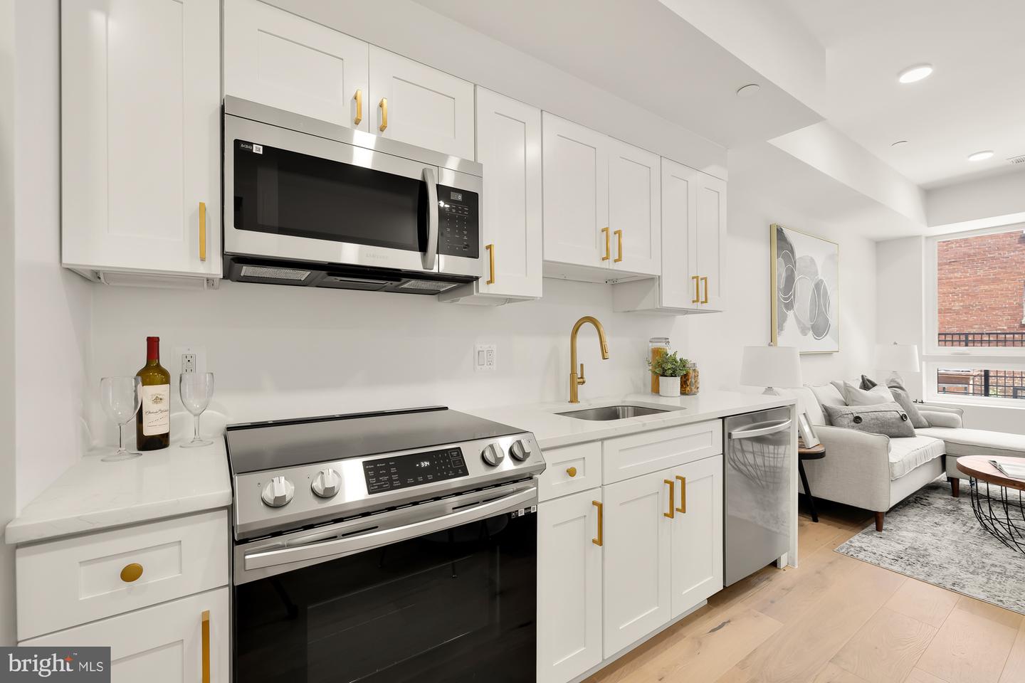 1006 FLORIDA AVE NE #102, WASHINGTON, District Of Columbia 20002, 1 Bedroom Bedrooms, ,1 BathroomBathrooms,Residential,For sale,1006 FLORIDA AVE NE #102,DCDC2141662 MLS # DCDC2141662
