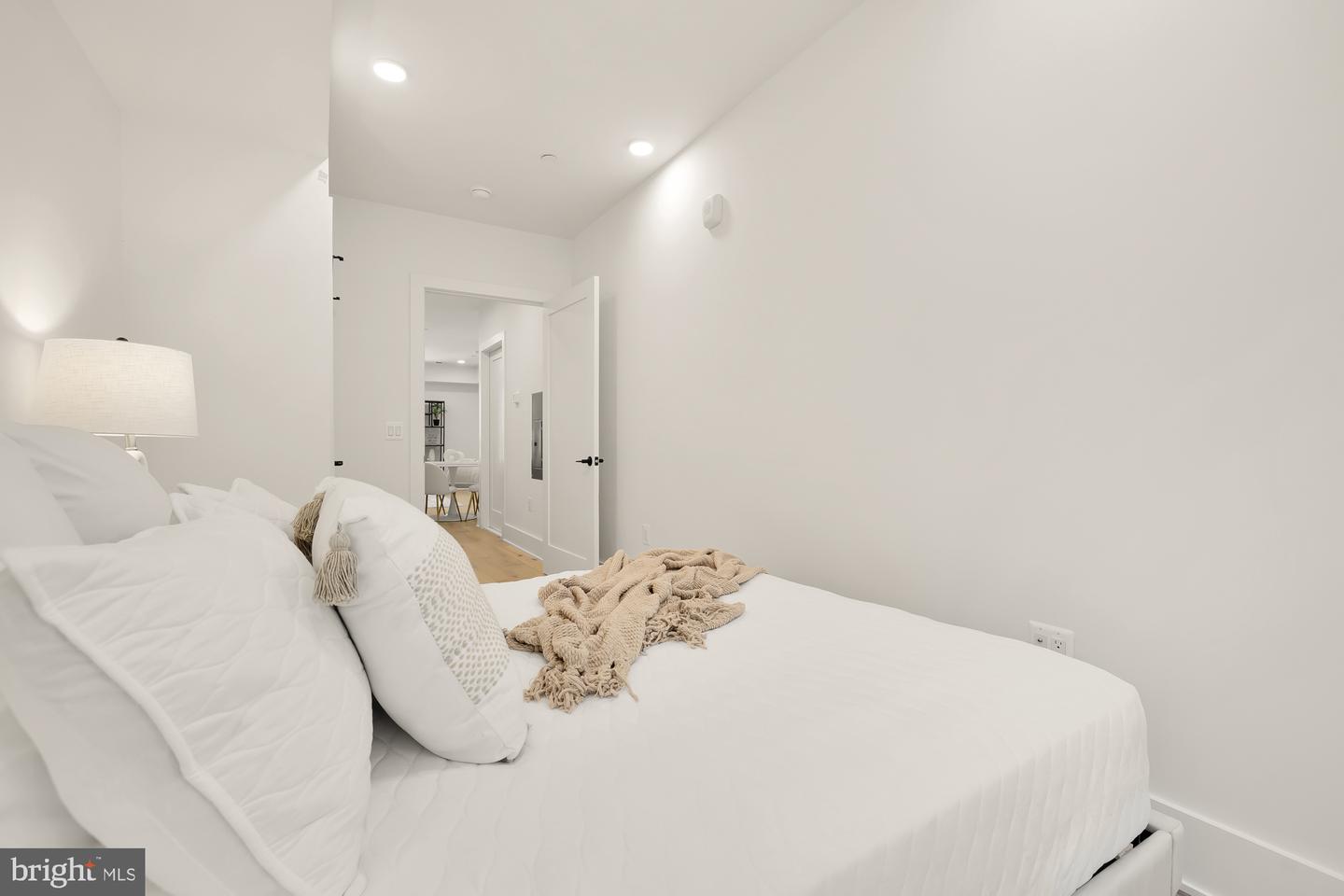 1006 FLORIDA AVE NE #102, WASHINGTON, District Of Columbia 20002, 1 Bedroom Bedrooms, ,1 BathroomBathrooms,Residential,For sale,1006 FLORIDA AVE NE #102,DCDC2141662 MLS # DCDC2141662