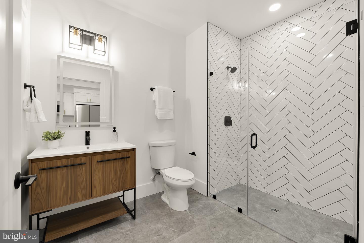 1006 FLORIDA AVE NE #102, WASHINGTON, District Of Columbia 20002, 1 Bedroom Bedrooms, ,1 BathroomBathrooms,Residential,For sale,1006 FLORIDA AVE NE #102,DCDC2141662 MLS # DCDC2141662