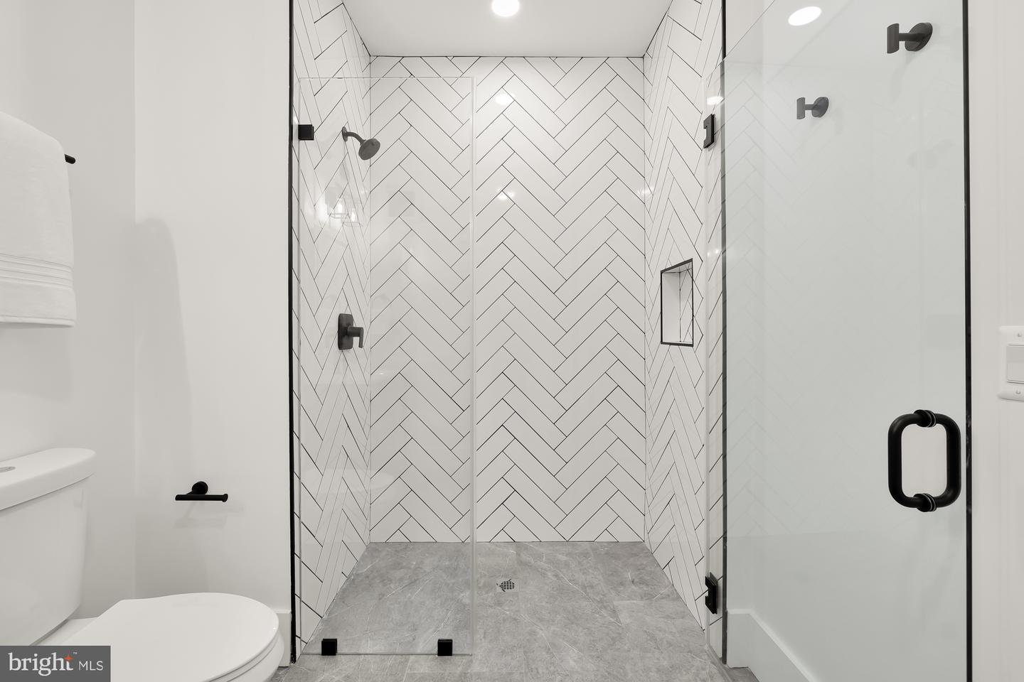 1006 FLORIDA AVE NE #102, WASHINGTON, District Of Columbia 20002, 1 Bedroom Bedrooms, ,1 BathroomBathrooms,Residential,For sale,1006 FLORIDA AVE NE #102,DCDC2141662 MLS # DCDC2141662