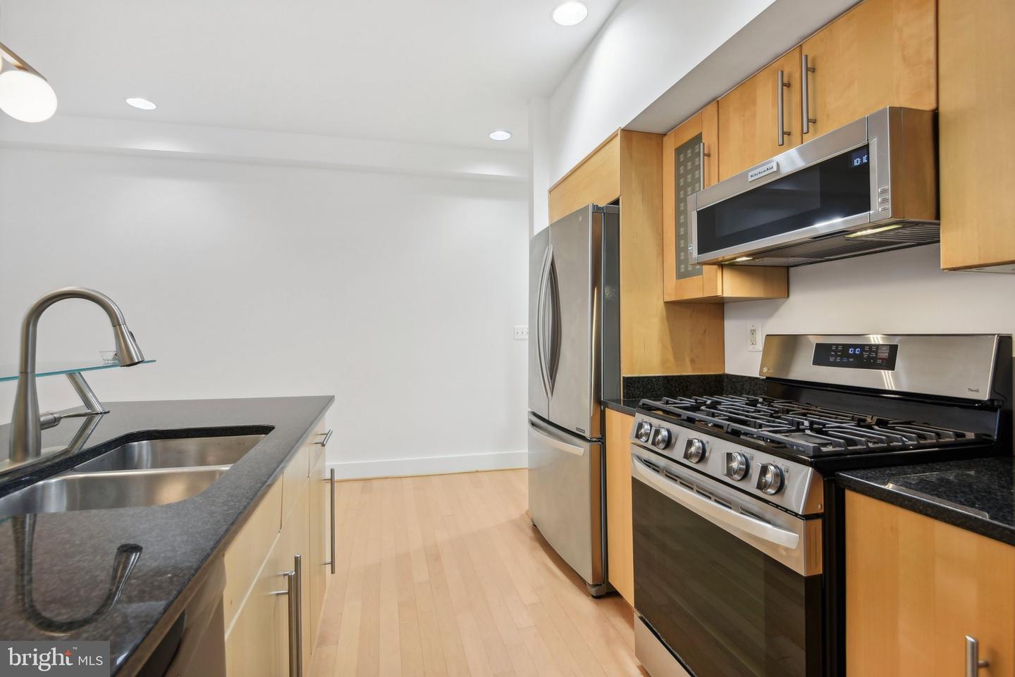 215 R ST NE #A, WASHINGTON, District Of Columbia 20002, 3 Bedrooms Bedrooms, ,2 BathroomsBathrooms,Residential,For sale,215 R ST NE #A,DCDC2144320 MLS # DCDC2144320