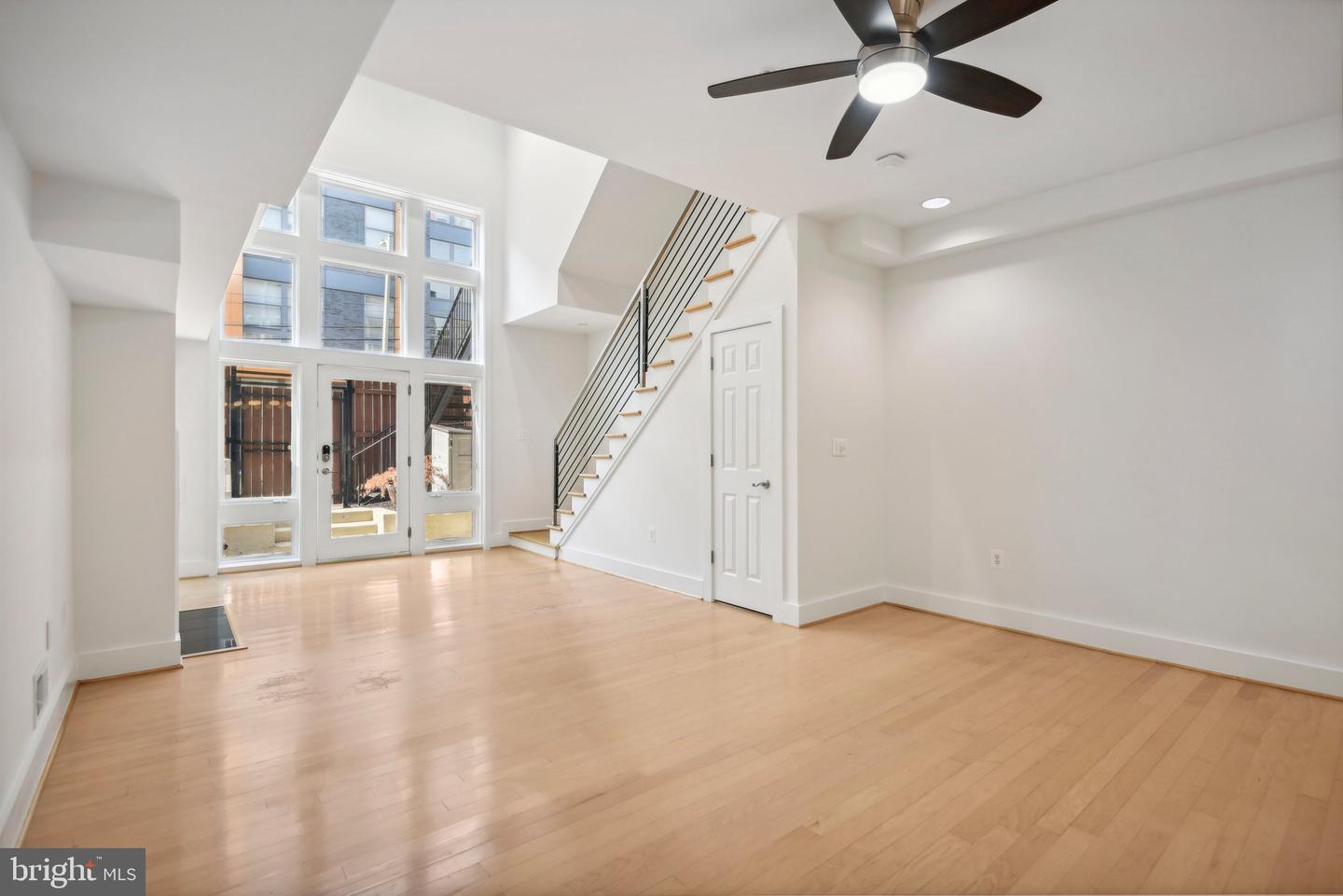 215 R ST NE #A, WASHINGTON, District Of Columbia 20002, 3 Bedrooms Bedrooms, ,2 BathroomsBathrooms,Residential,For sale,215 R ST NE #A,DCDC2144320 MLS # DCDC2144320