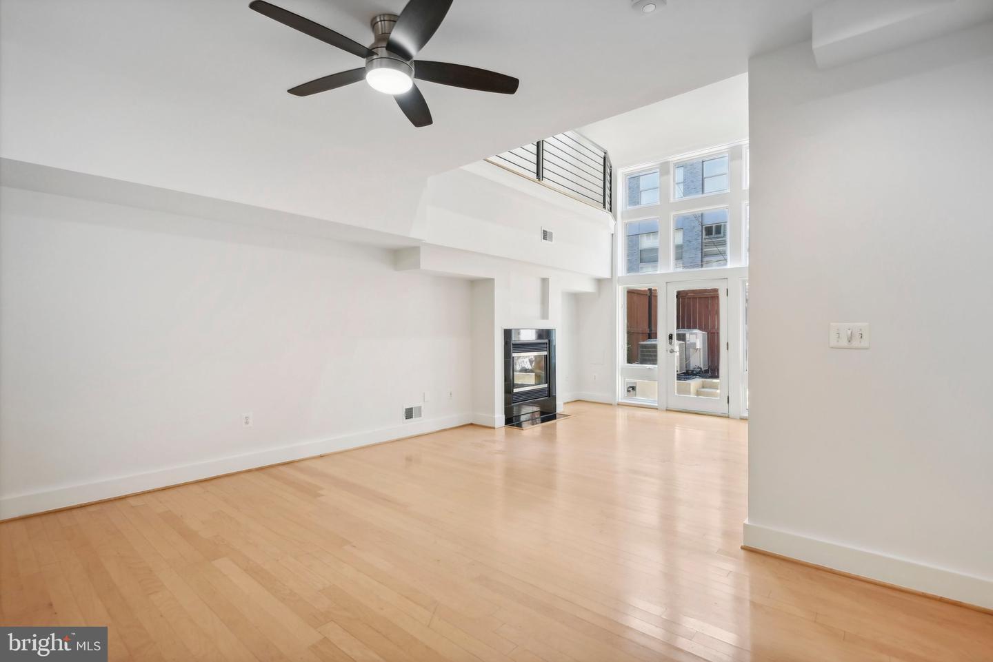 215 R ST NE #A, WASHINGTON, District Of Columbia 20002, 3 Bedrooms Bedrooms, ,2 BathroomsBathrooms,Residential,For sale,215 R ST NE #A,DCDC2144320 MLS # DCDC2144320